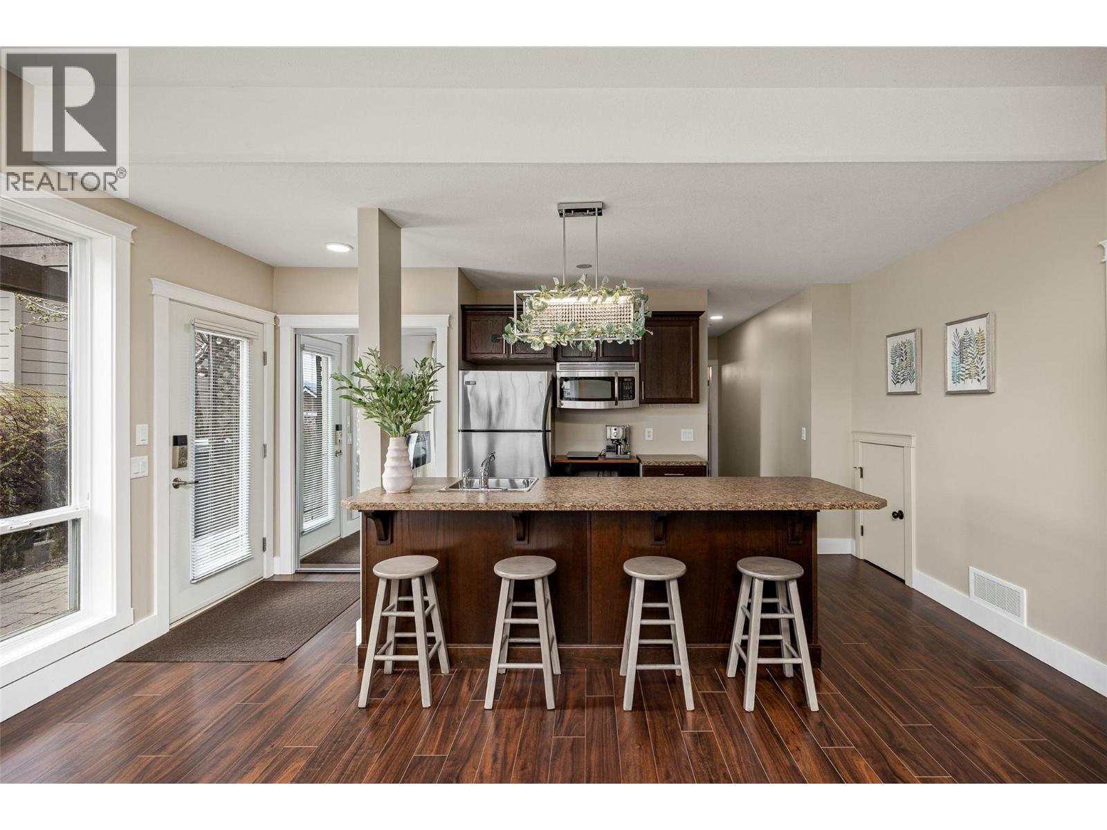 2584 Lucinde Road