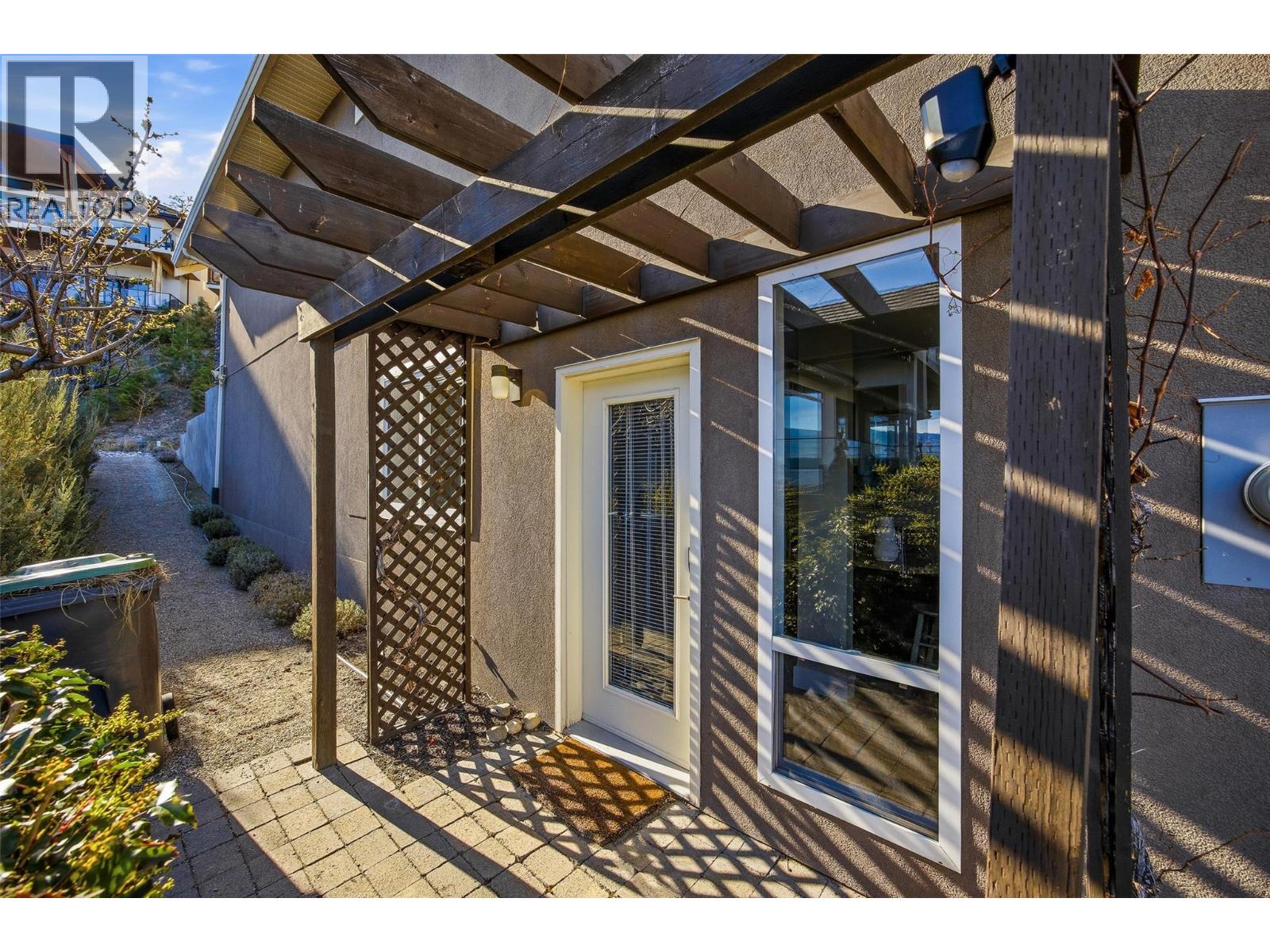 2584 Lucinde Road