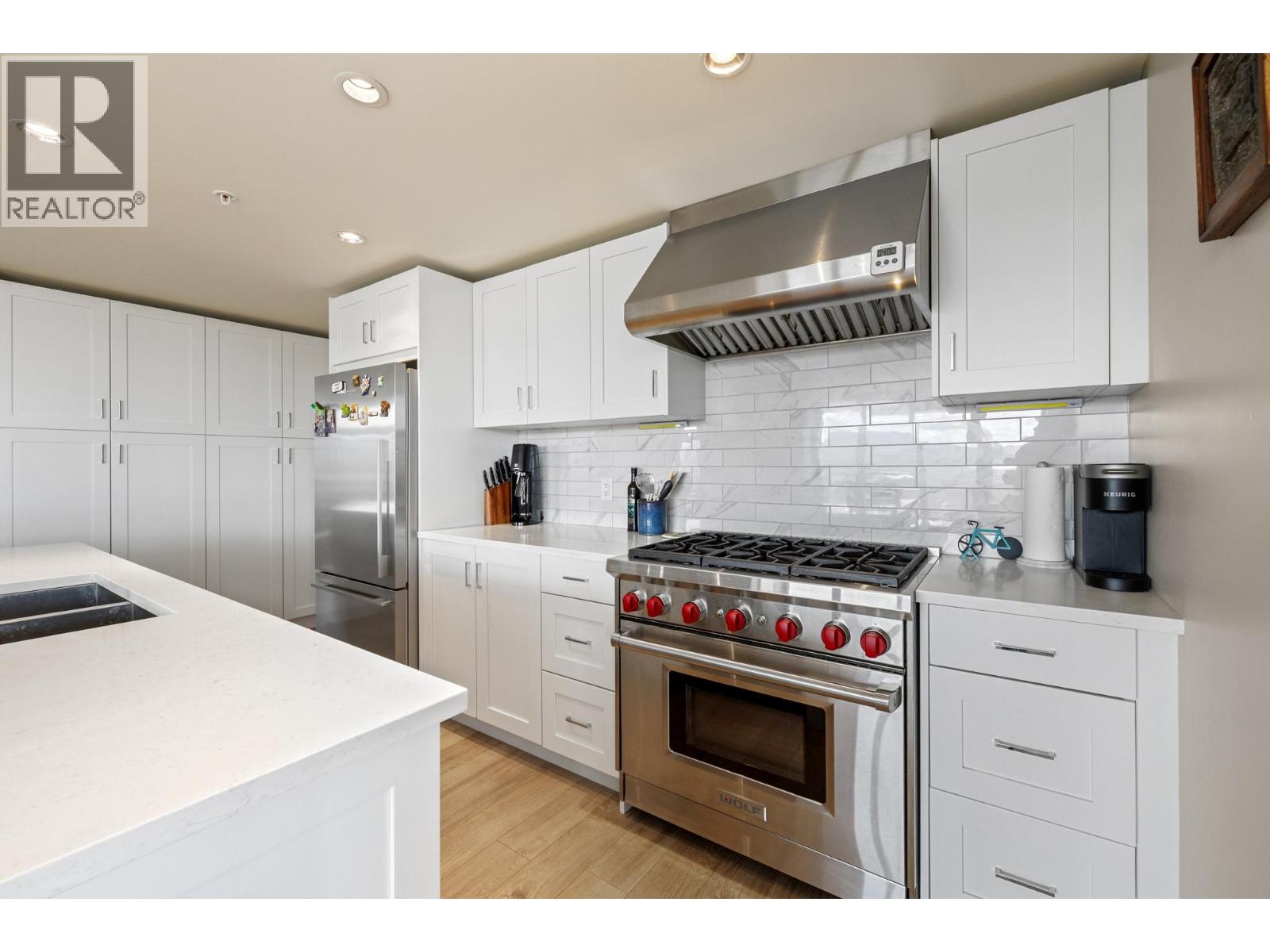485 Groves Avenue Unit# 901