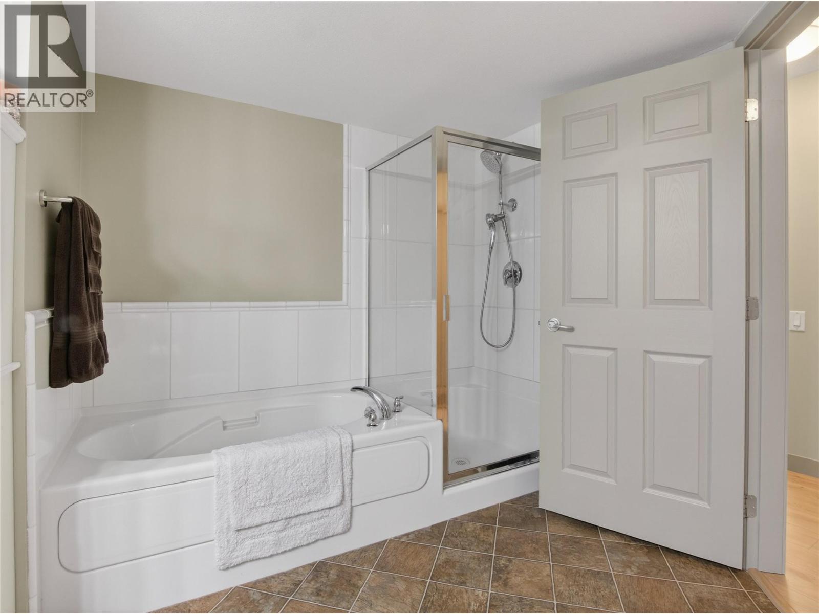 515 Houghton Road Unit# 109