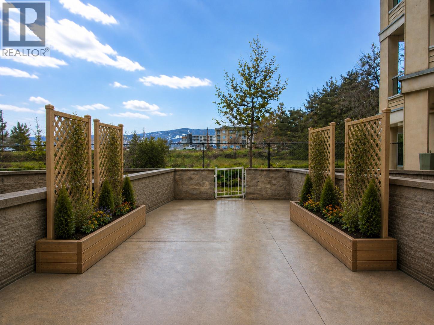 515 Houghton Road Unit# 109