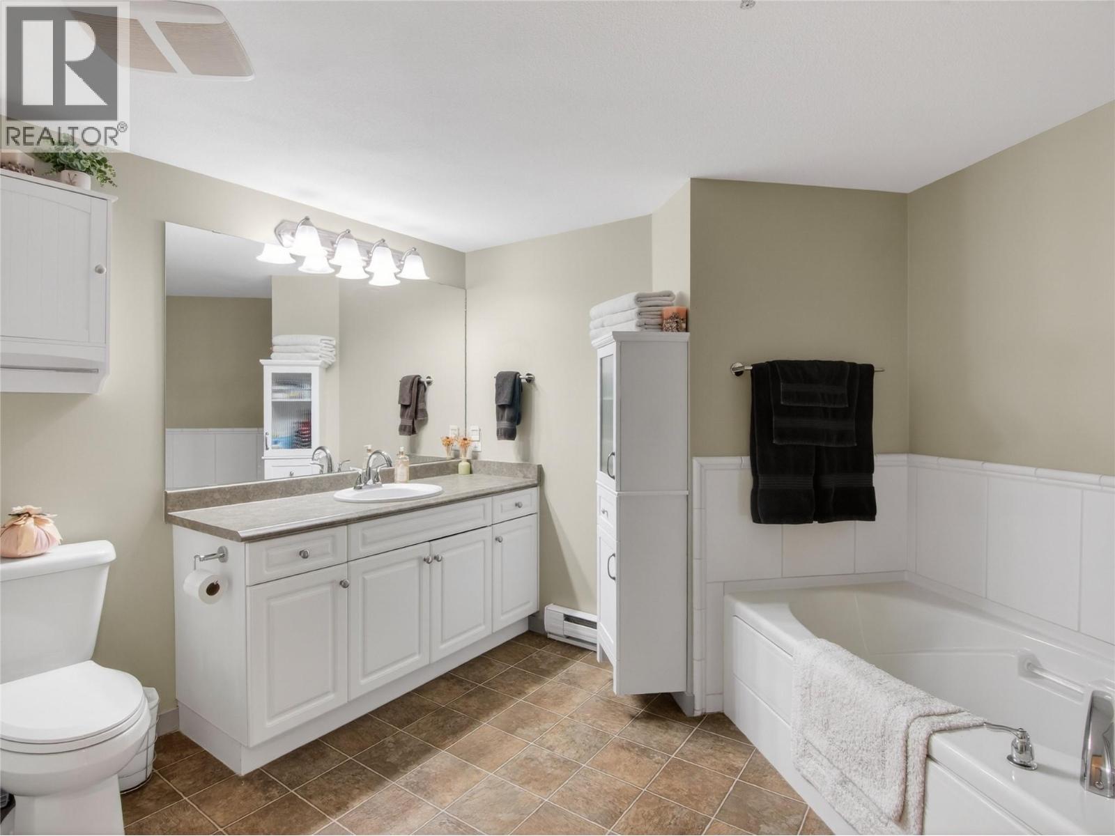 515 Houghton Road Unit# 109