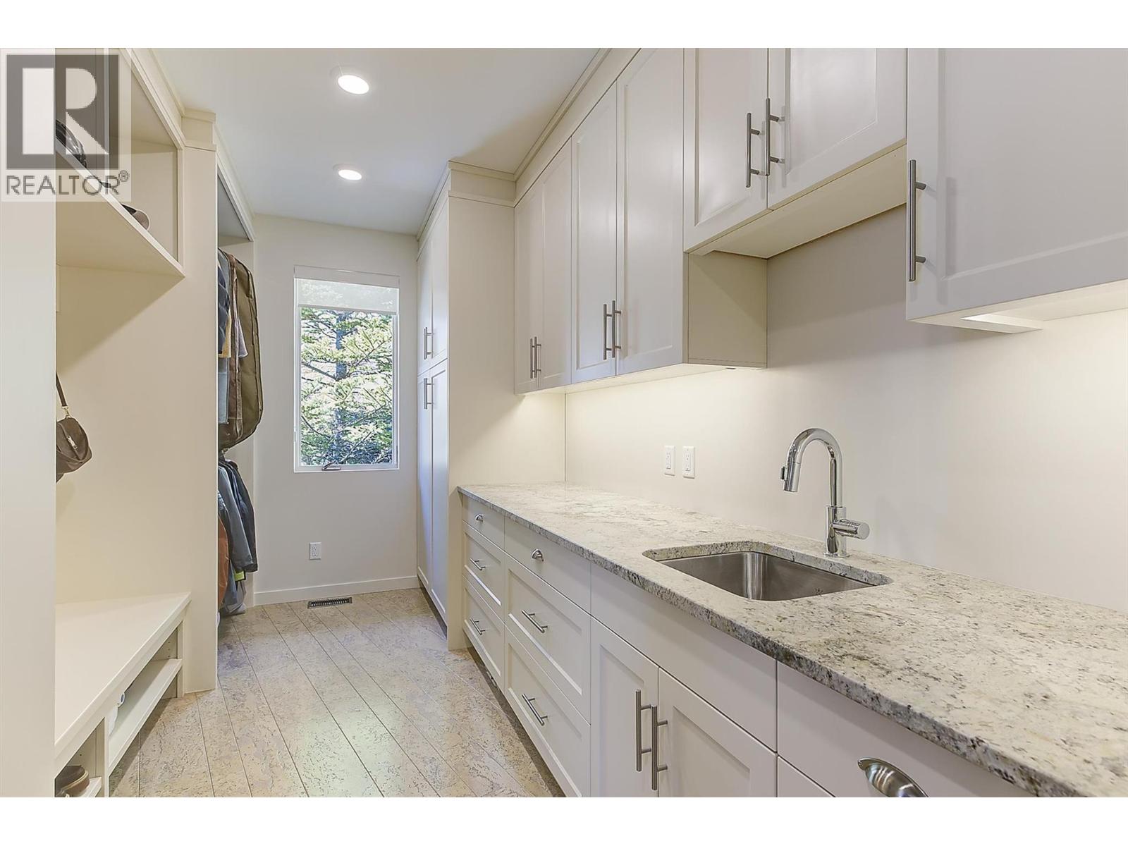 741 Pinehaven Court