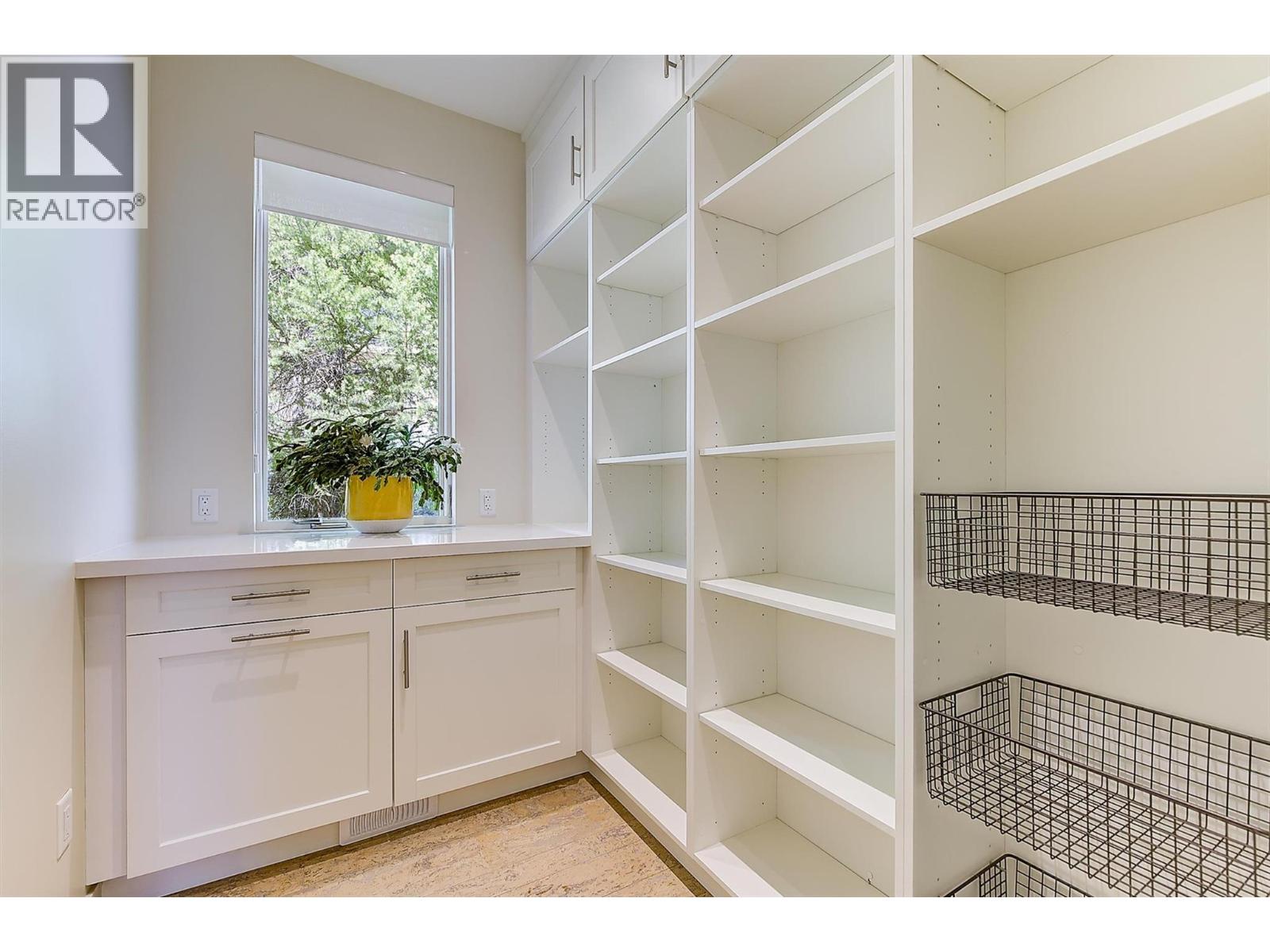 741 Pinehaven Court
