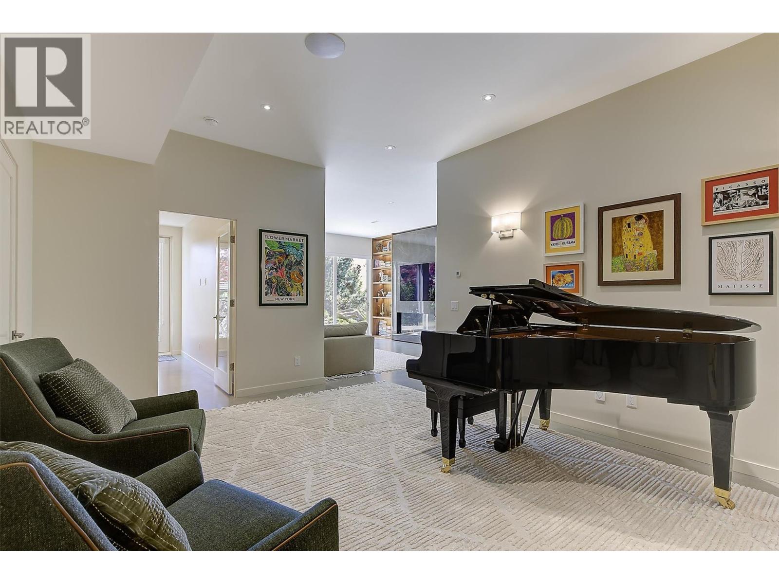 741 Pinehaven Court