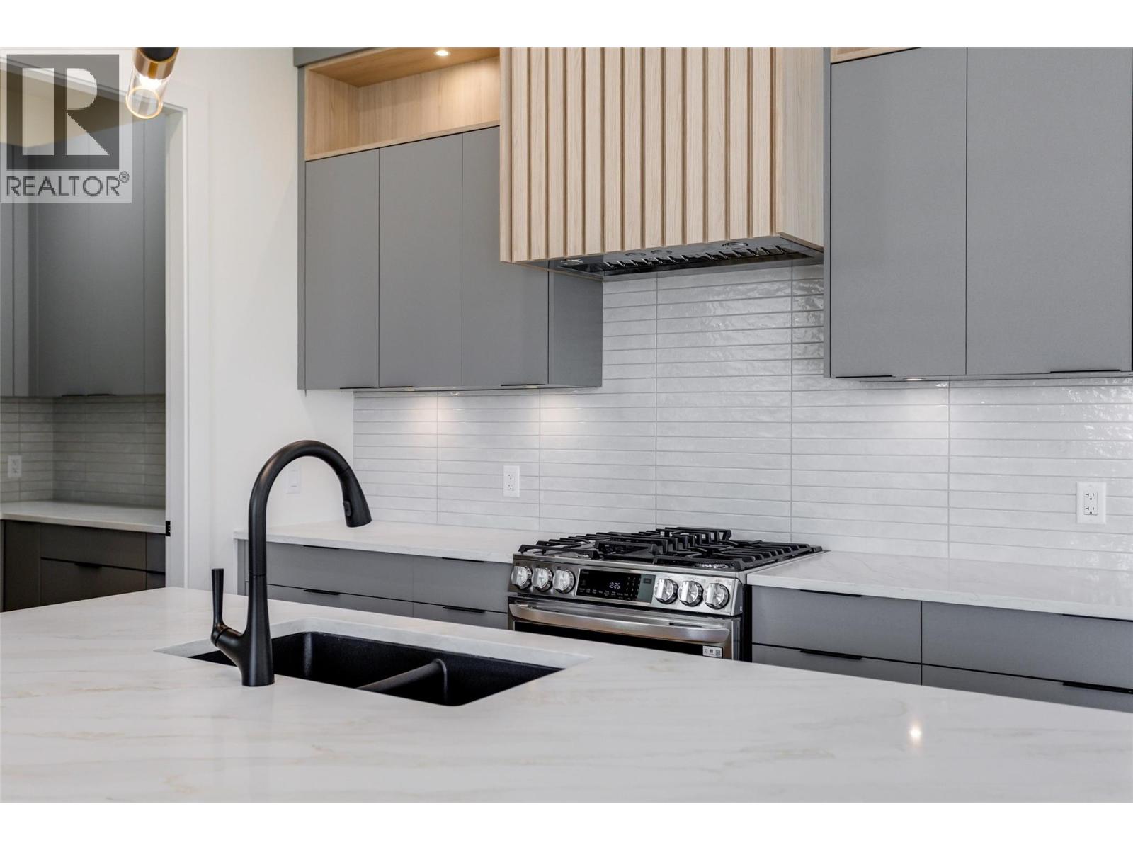 970 Lawson Avenue Unit# 4