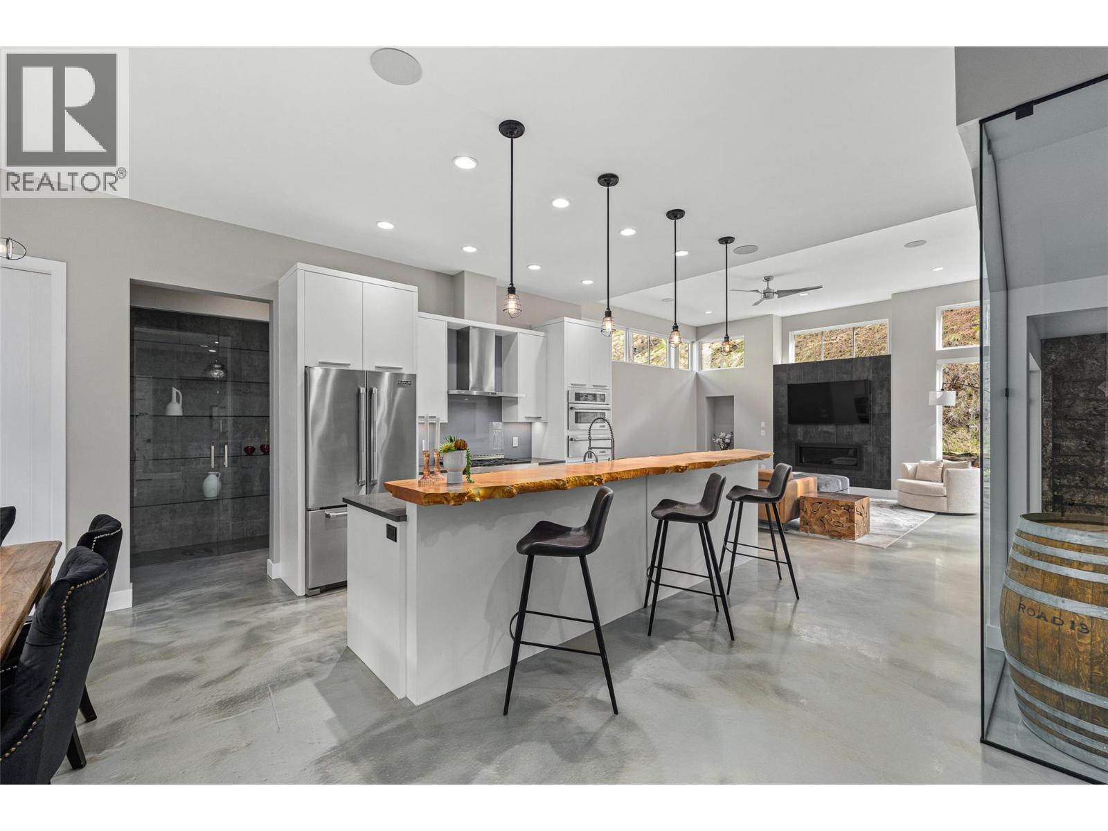 1085 Westpoint Drive