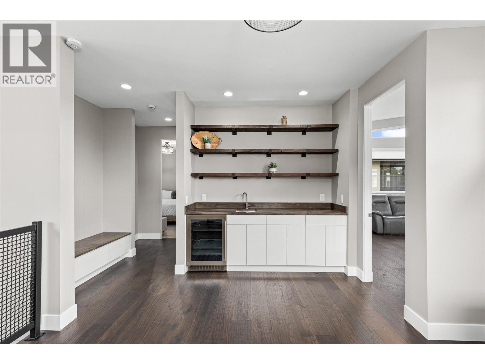 1085 Westpoint Drive