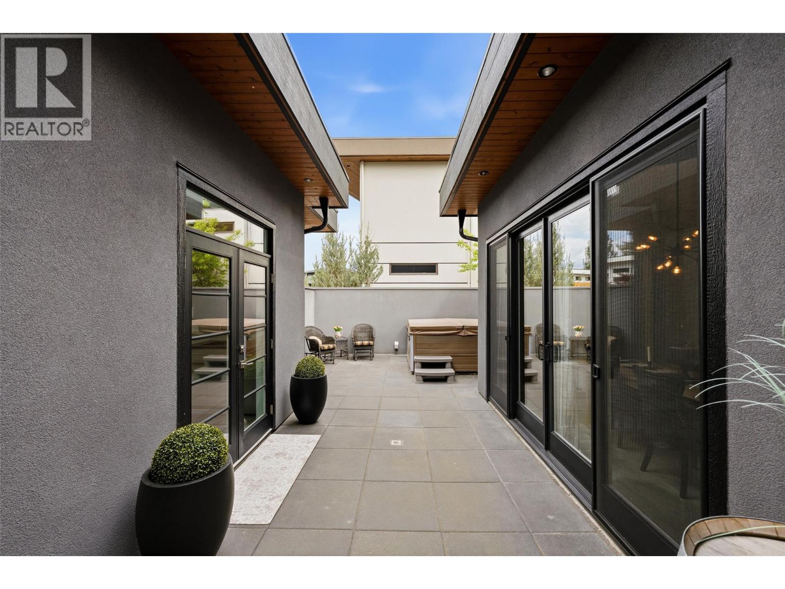 1085 Westpoint Drive