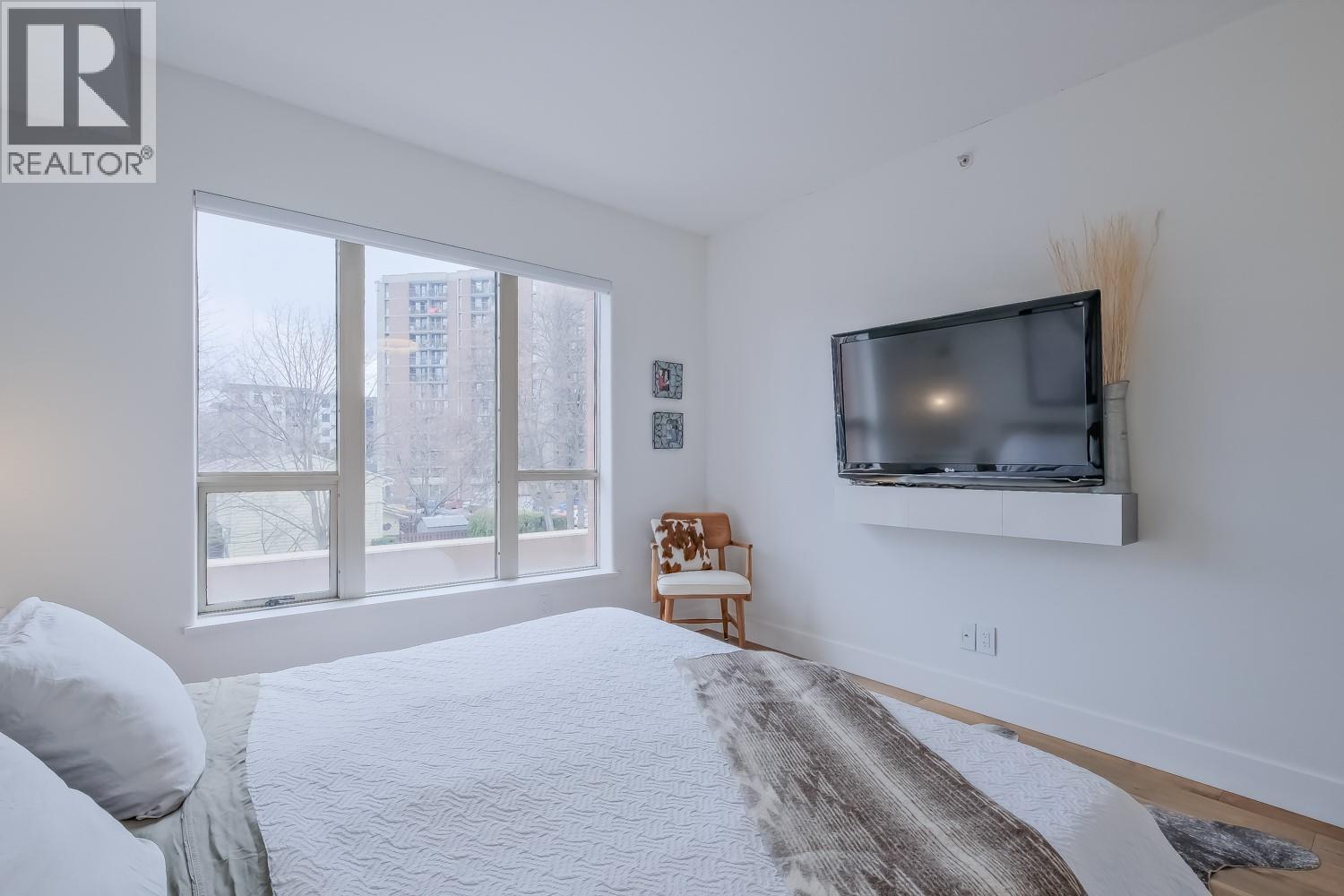 1160 Bernard Avenue Unit# 215