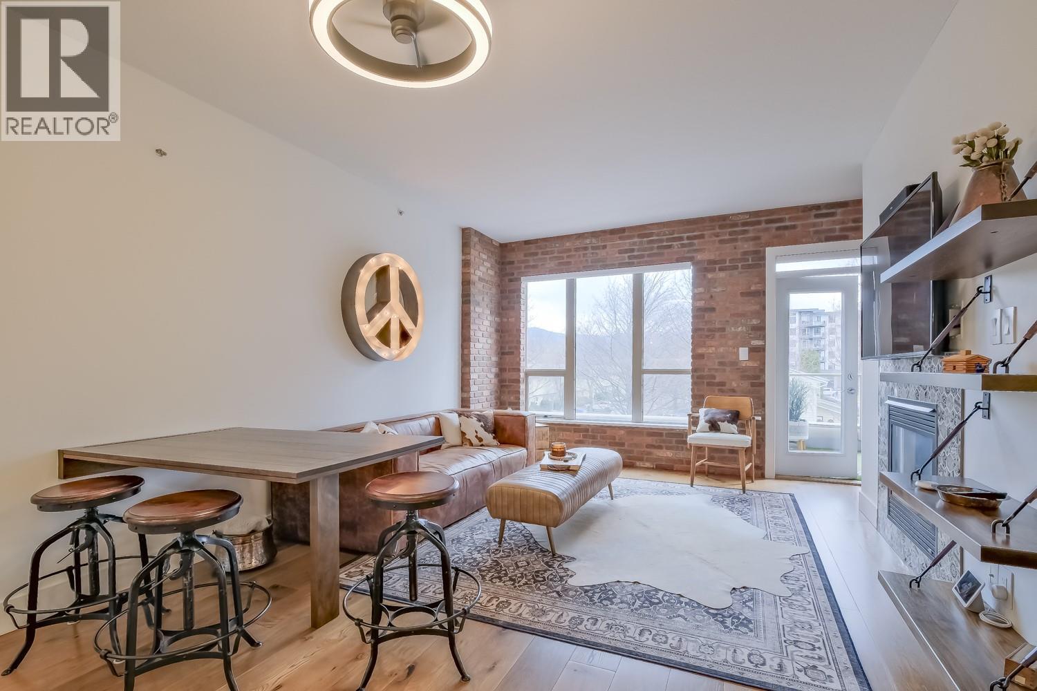 1160 Bernard Avenue Unit# 215