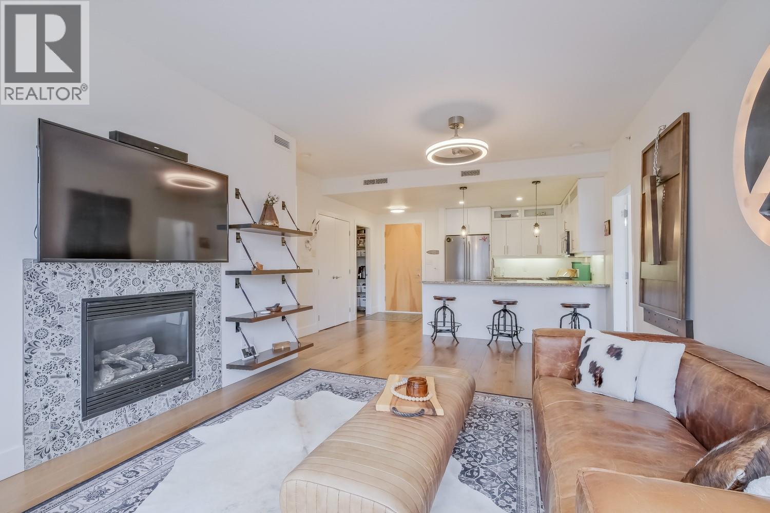 1160 Bernard Avenue Unit# 215