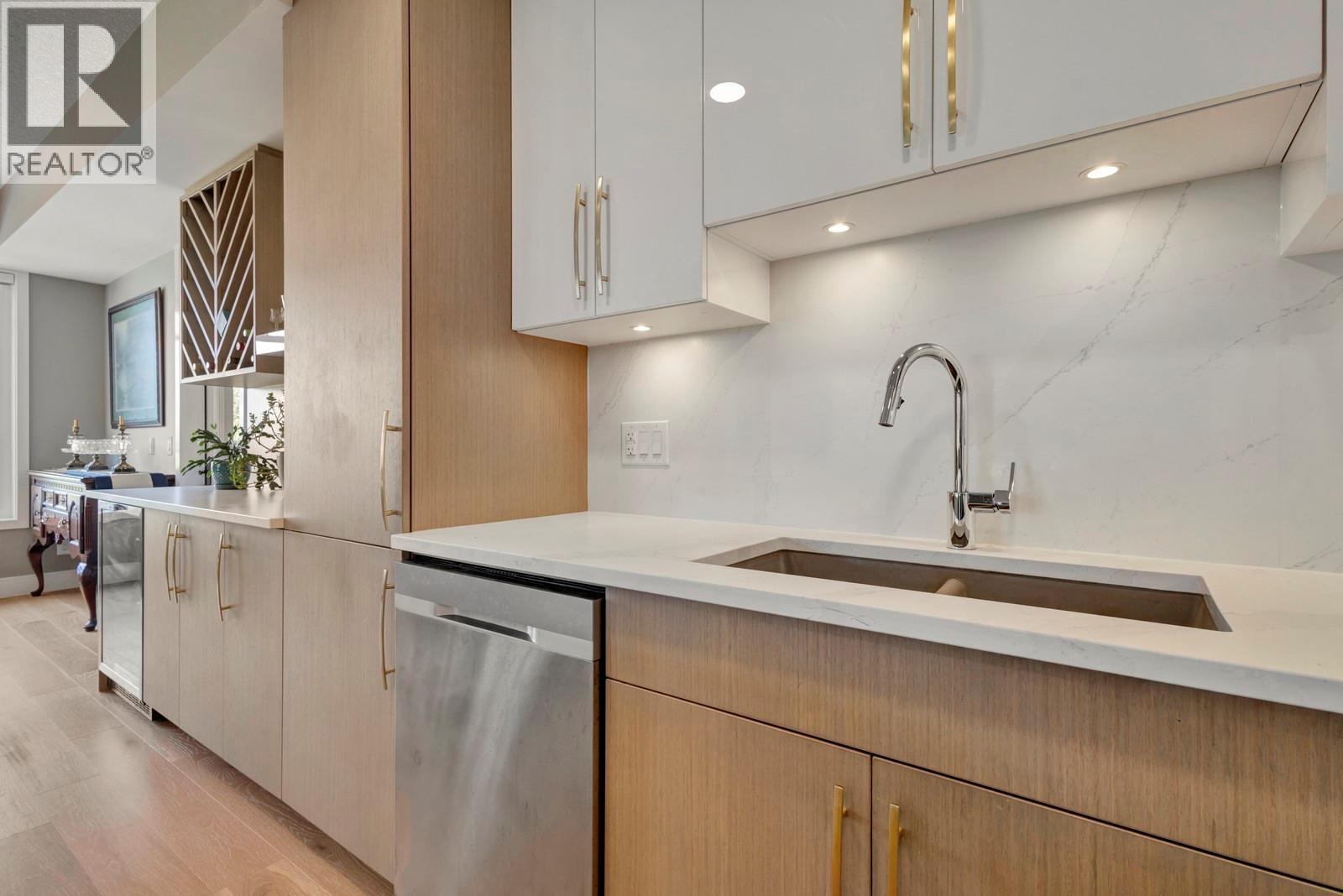 529 Truswell Road Unit# 402
