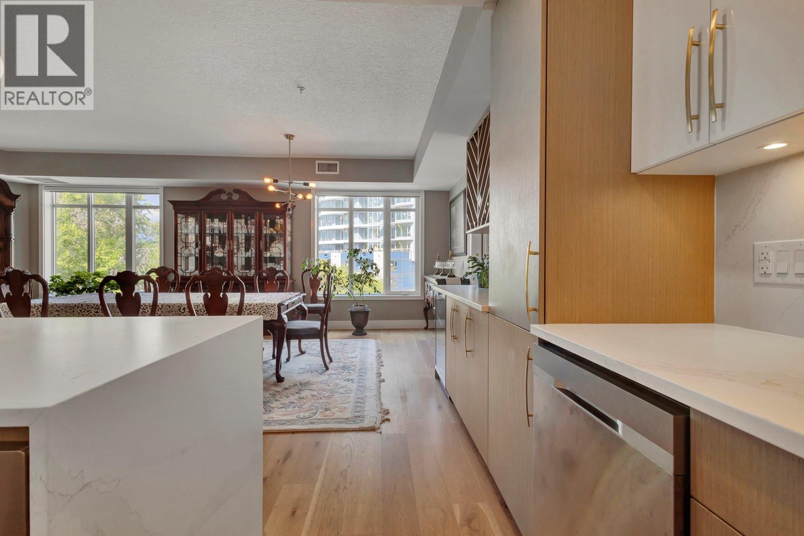 529 Truswell Road Unit# 402