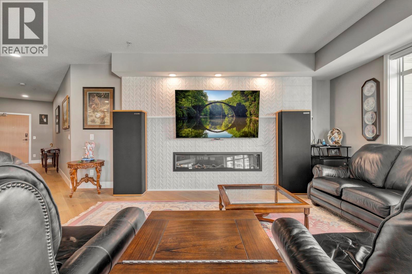 529 Truswell Road Unit# 402
