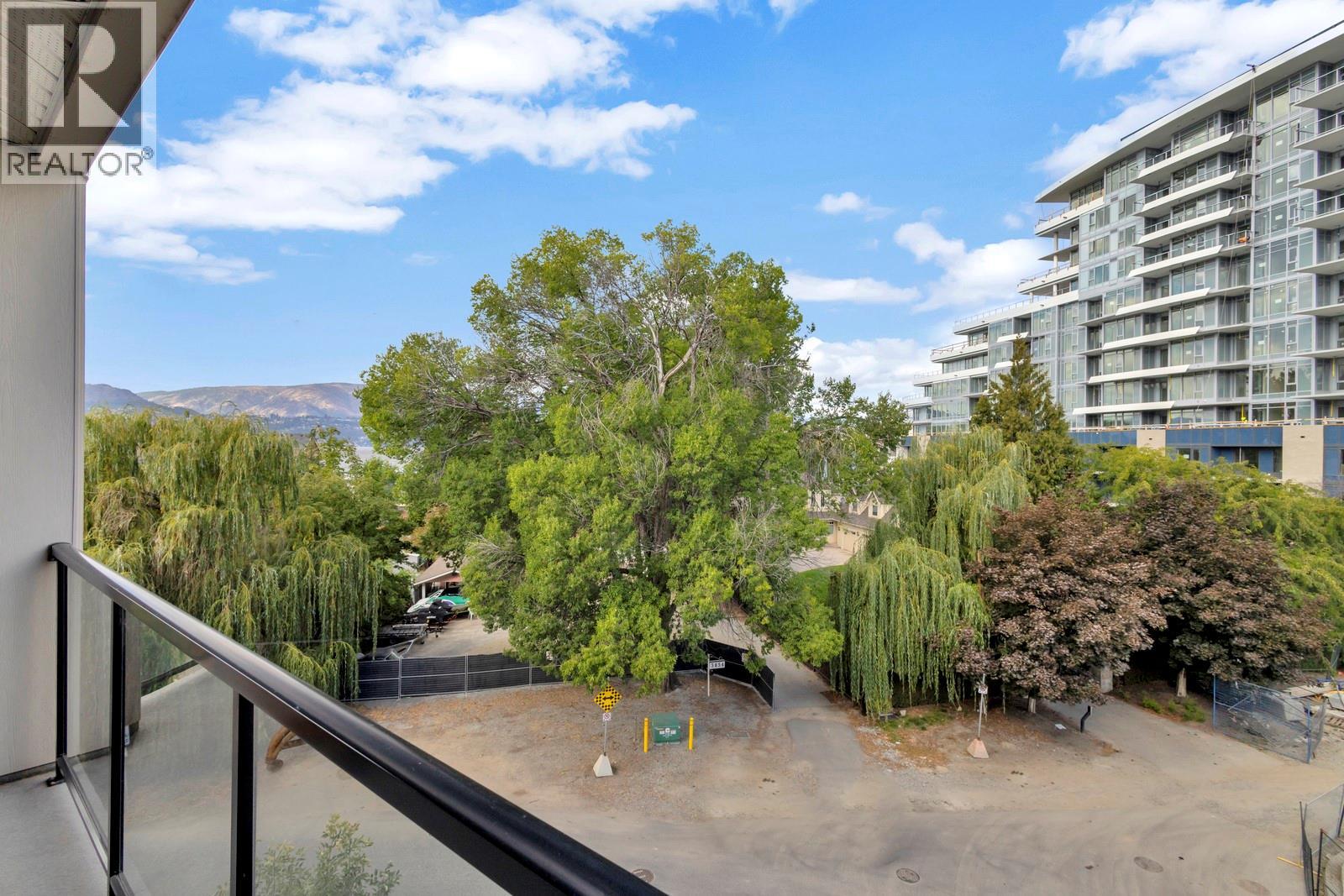 529 Truswell Road Unit# 402