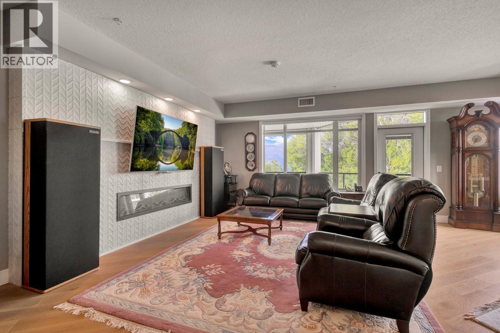 529 Truswell Road Unit# 402