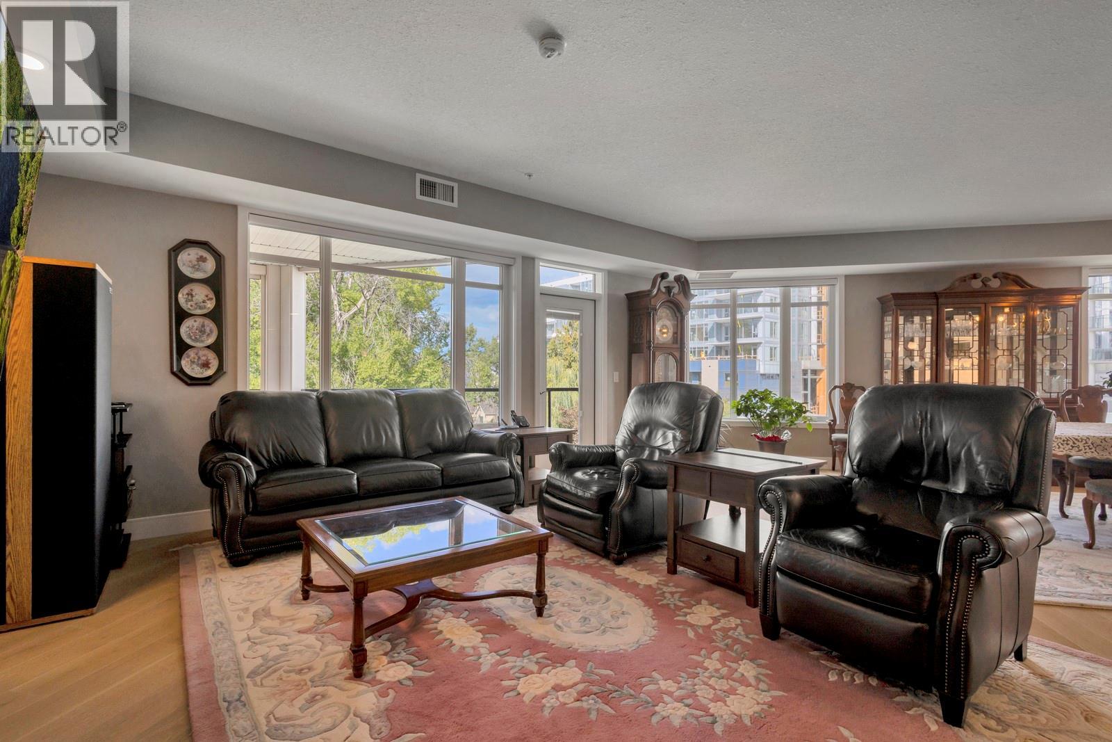 529 Truswell Road Unit# 402