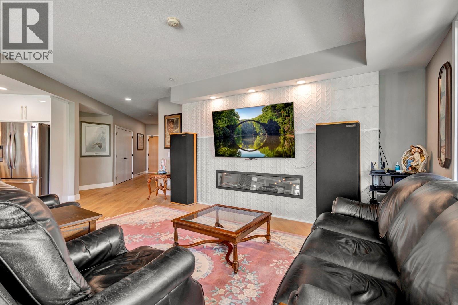 529 Truswell Road Unit# 402