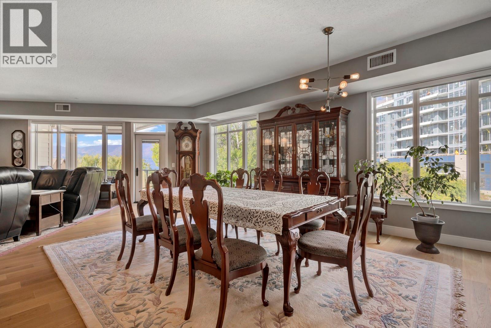 529 Truswell Road Unit# 402