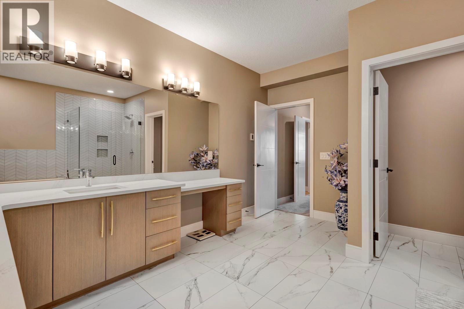 529 Truswell Road Unit# 402
