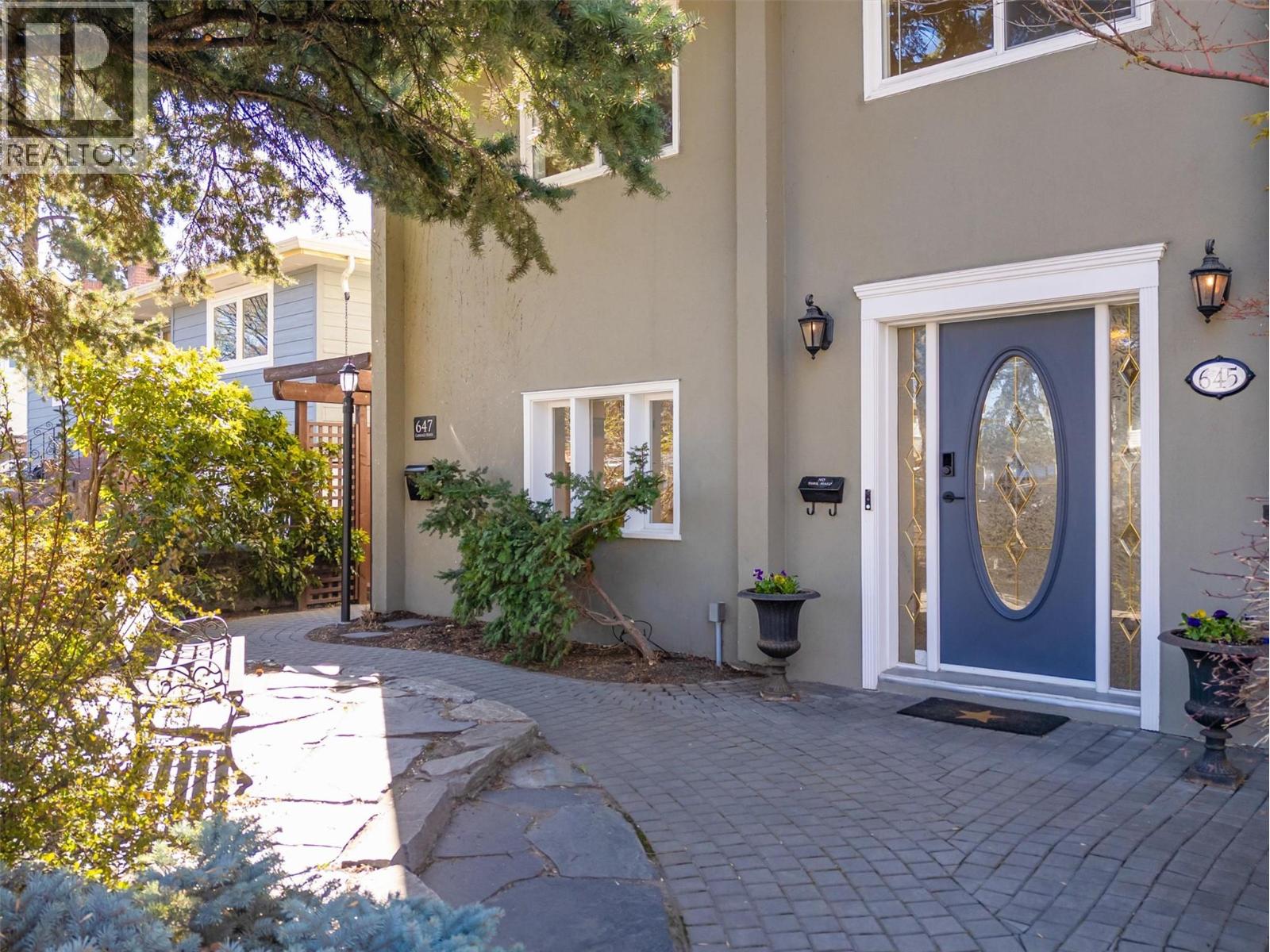 645 Francis Avenue