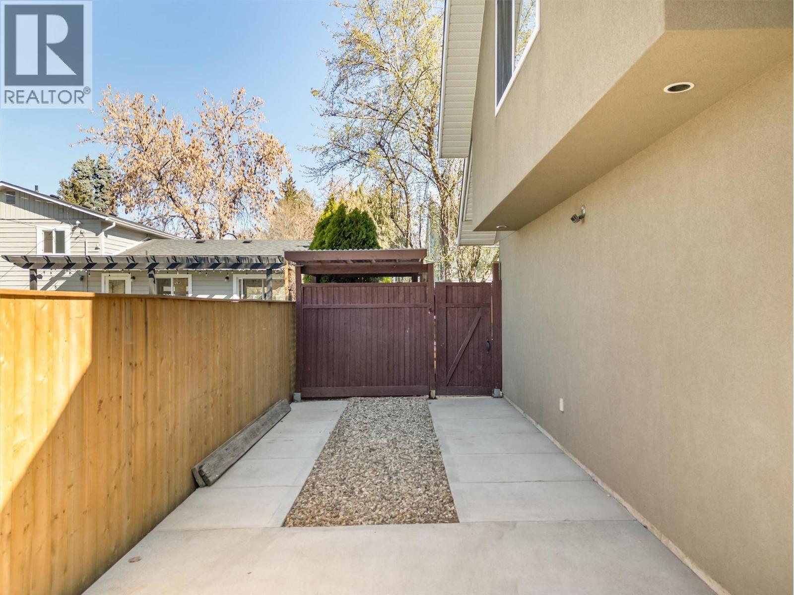 645 Francis Avenue