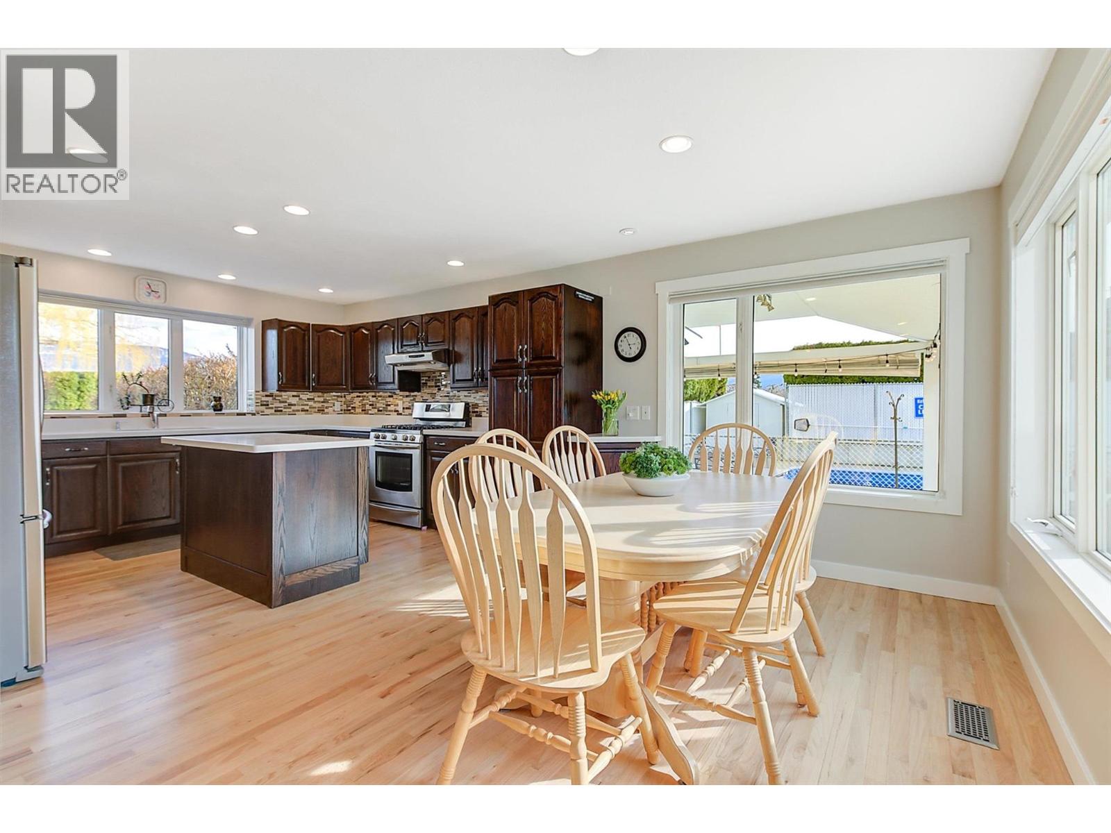 2547 Sexsmith Road