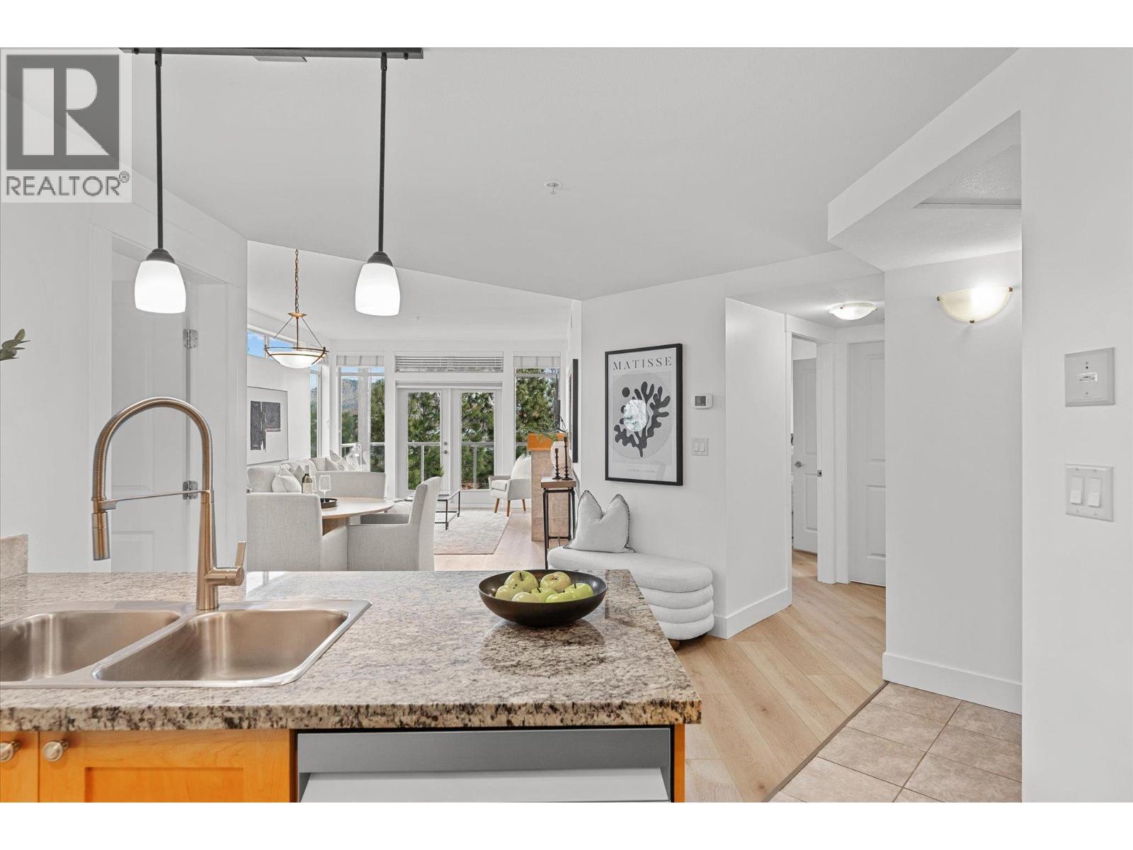 4205 Gellatly Road Unit# 305