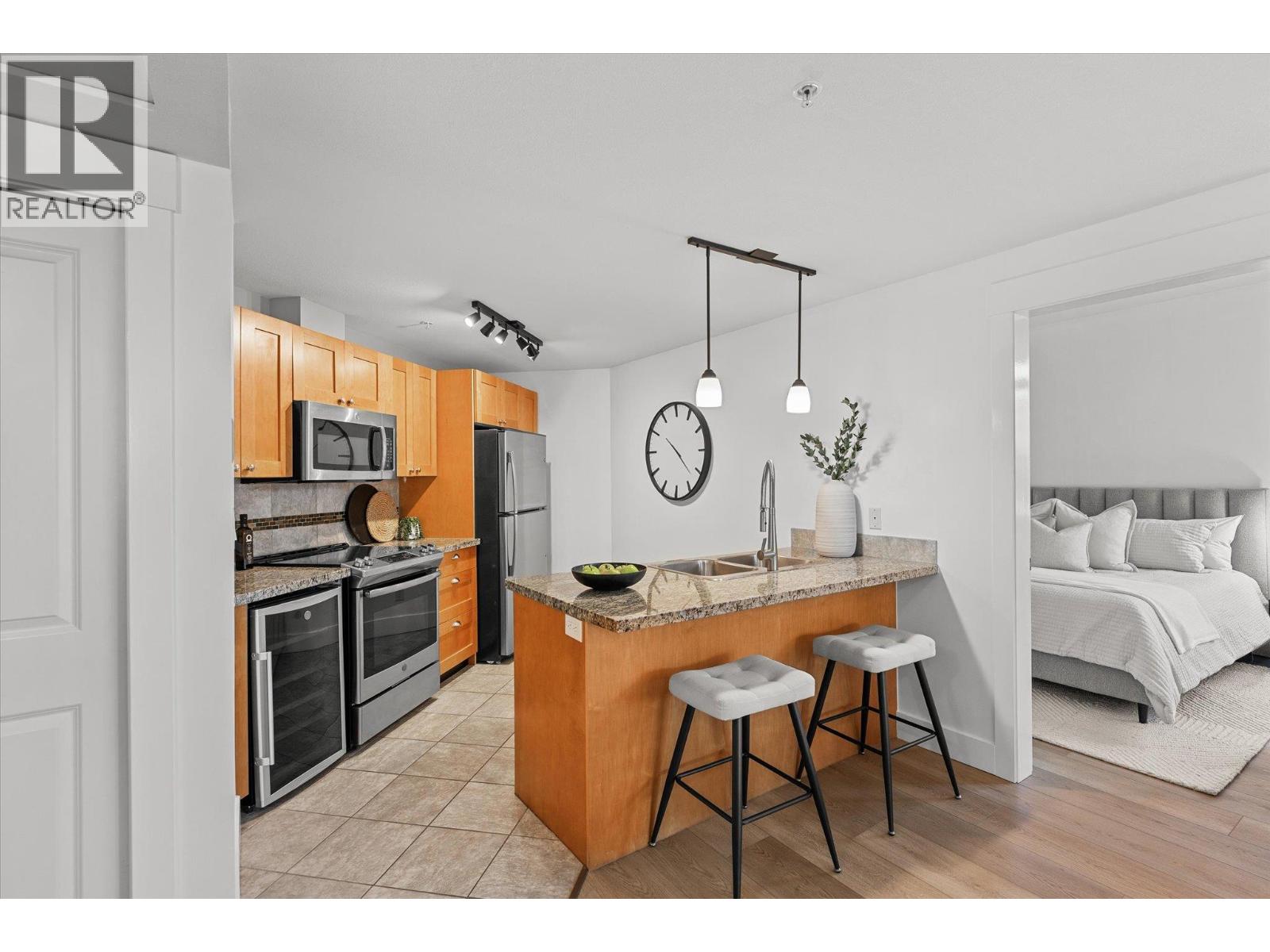 4205 Gellatly Road Unit# 305