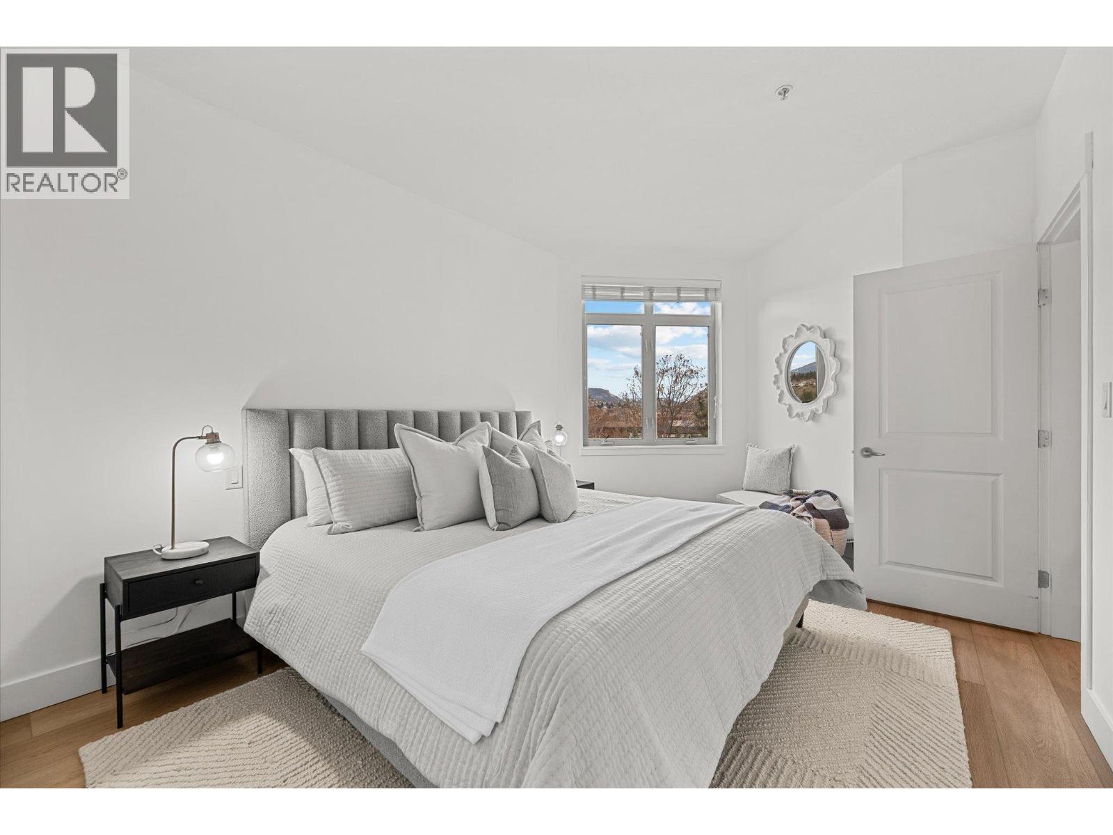 4205 Gellatly Road Unit# 305