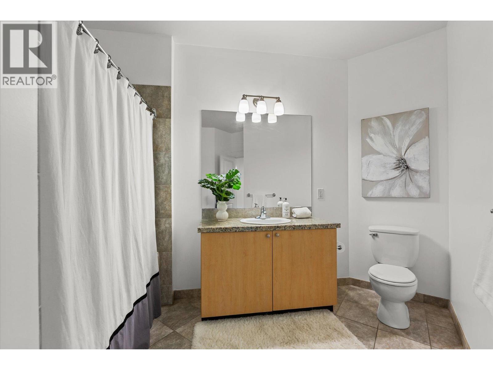 4205 Gellatly Road Unit# 305