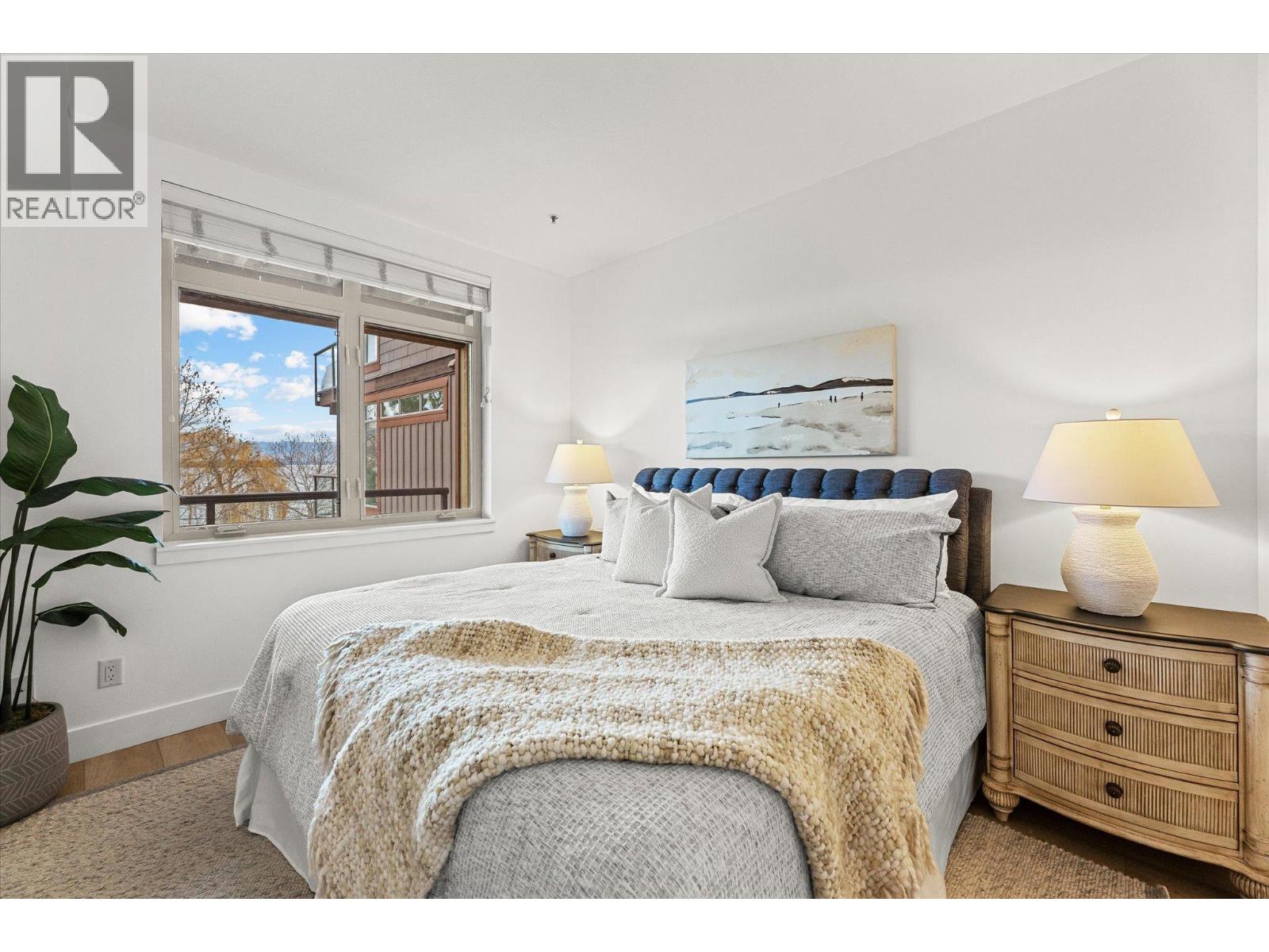 4205 Gellatly Road Unit# 305