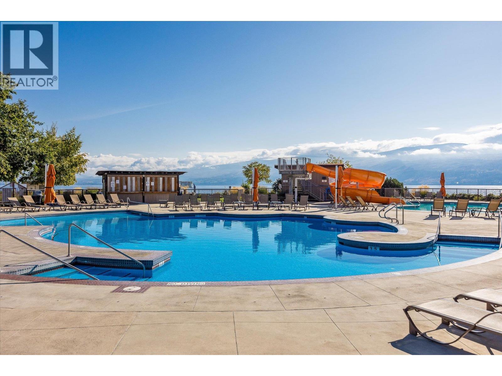 4205 Gellatly Road Unit# 305