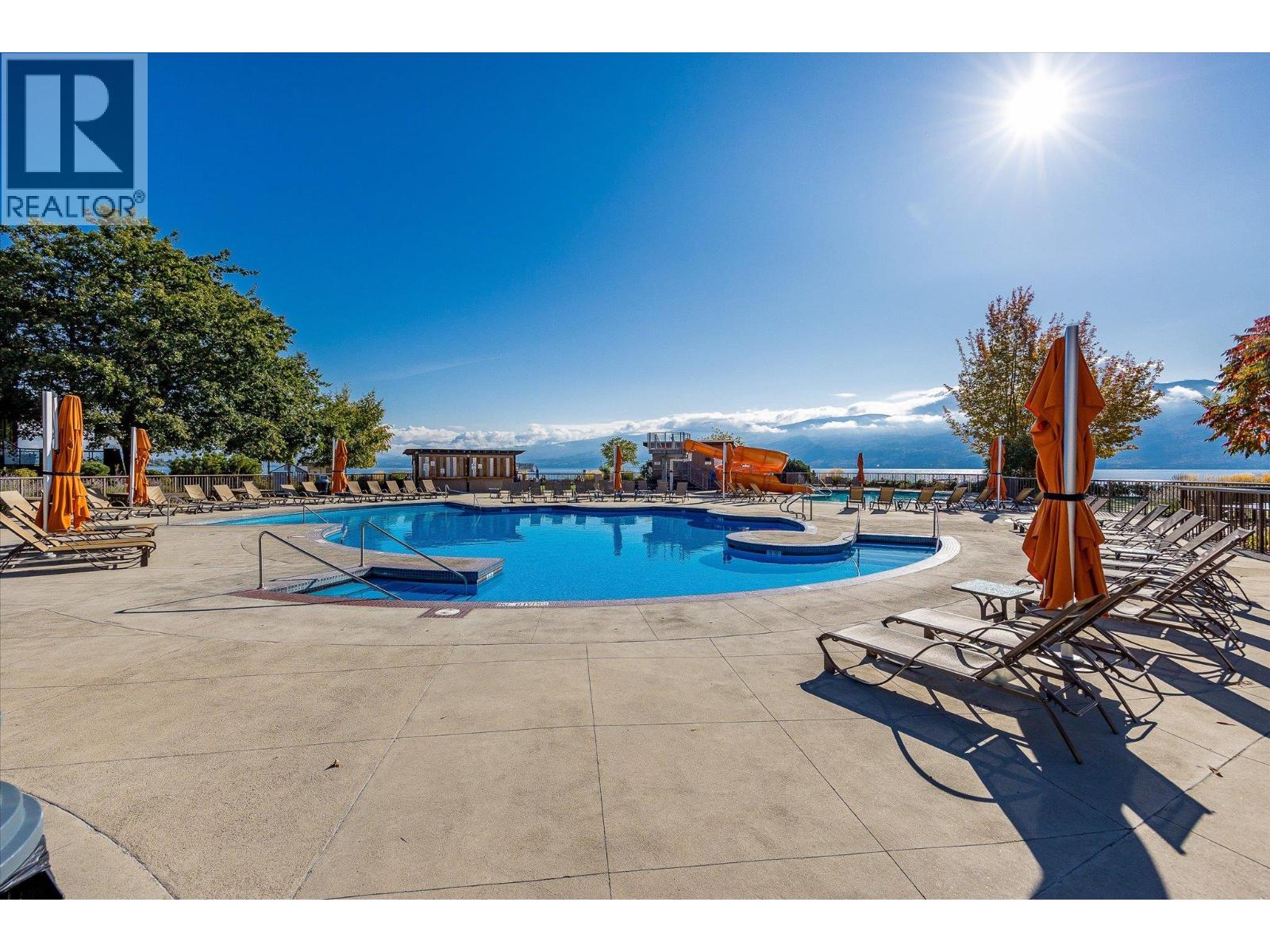 4205 Gellatly Road Unit# 305