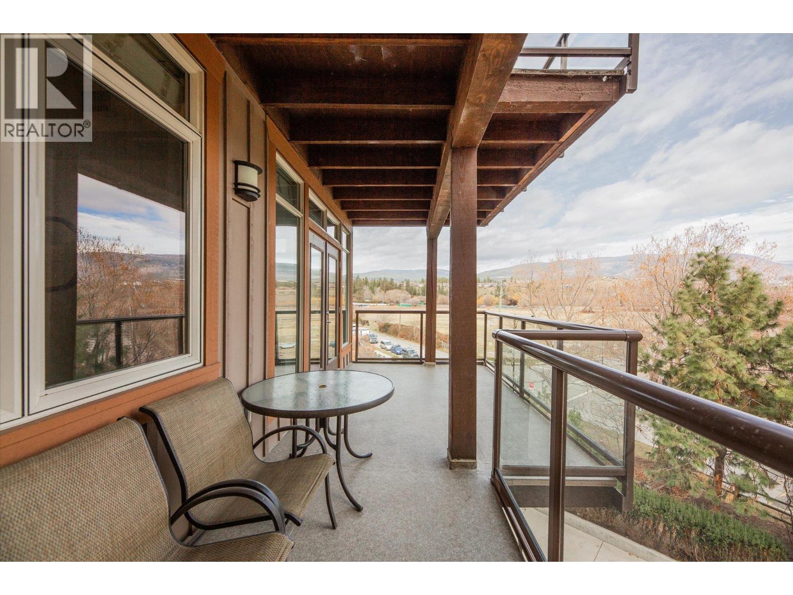 4205 Gellatly Road Unit# 305