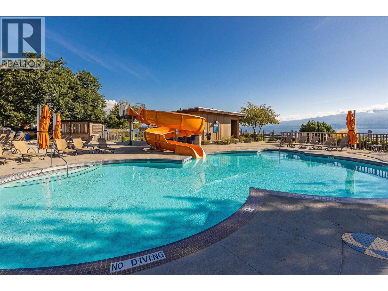 4205 Gellatly Road Unit# 305
