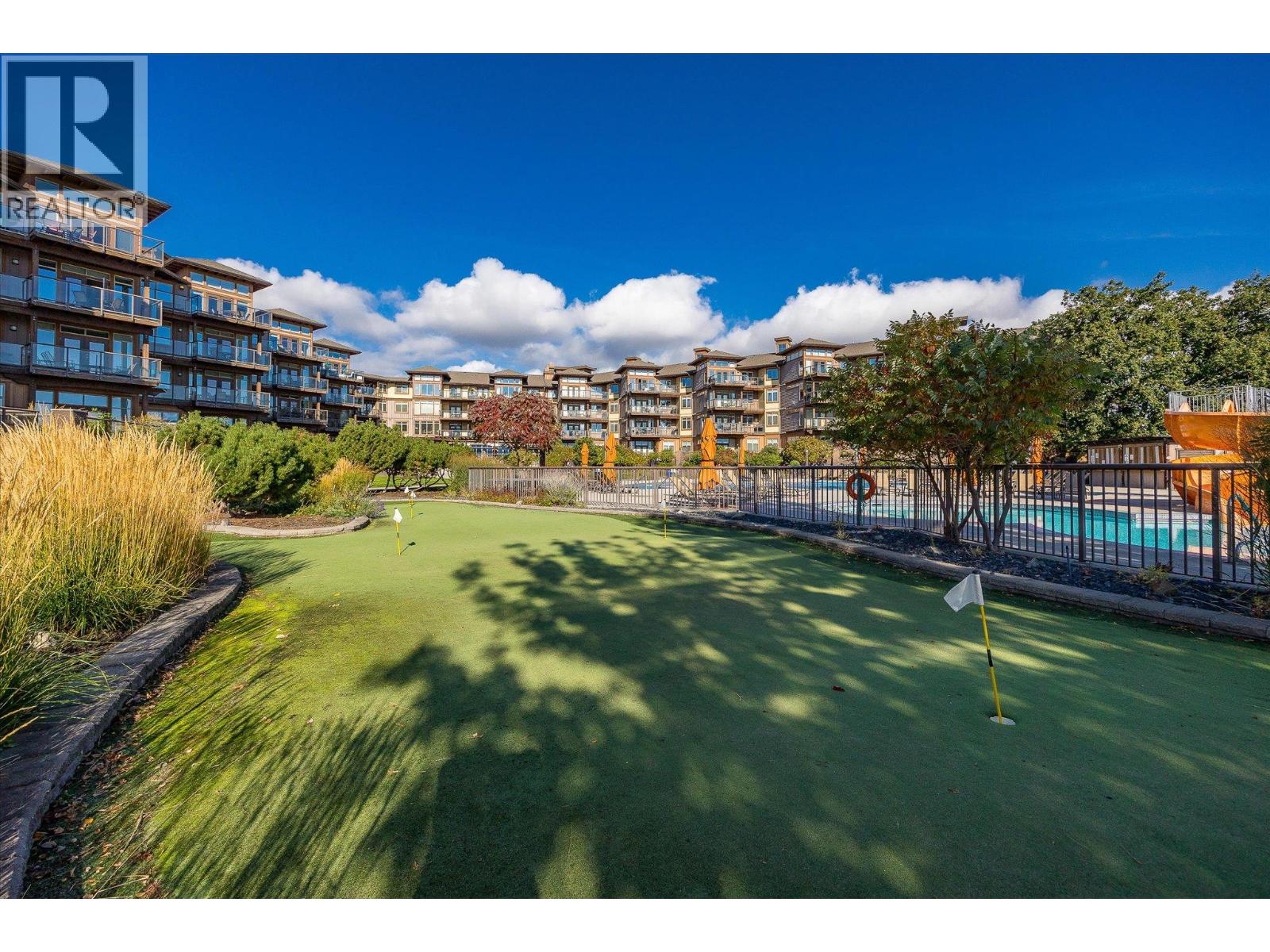 4205 Gellatly Road Unit# 305