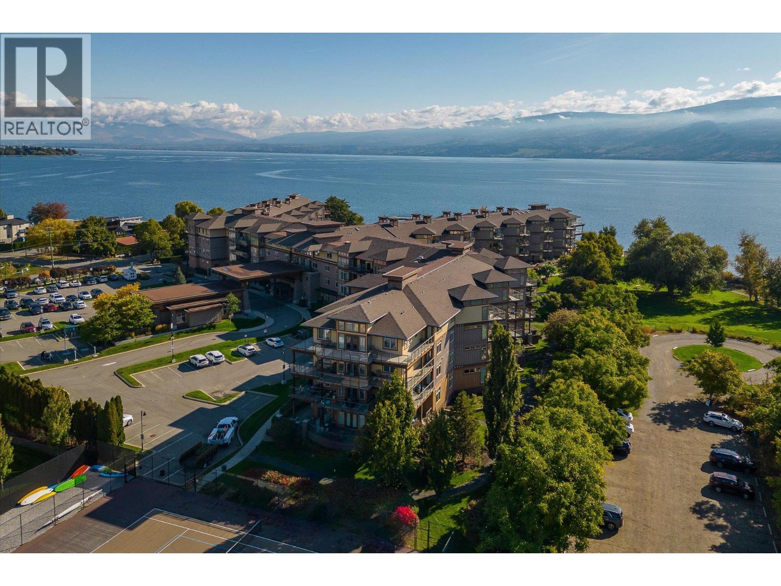 4205 Gellatly Road Unit# 305
