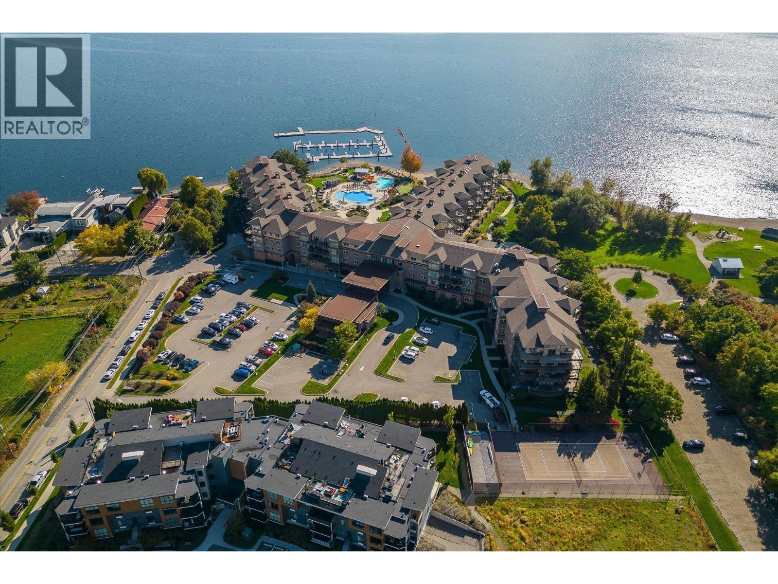 4205 Gellatly Road Unit# 305