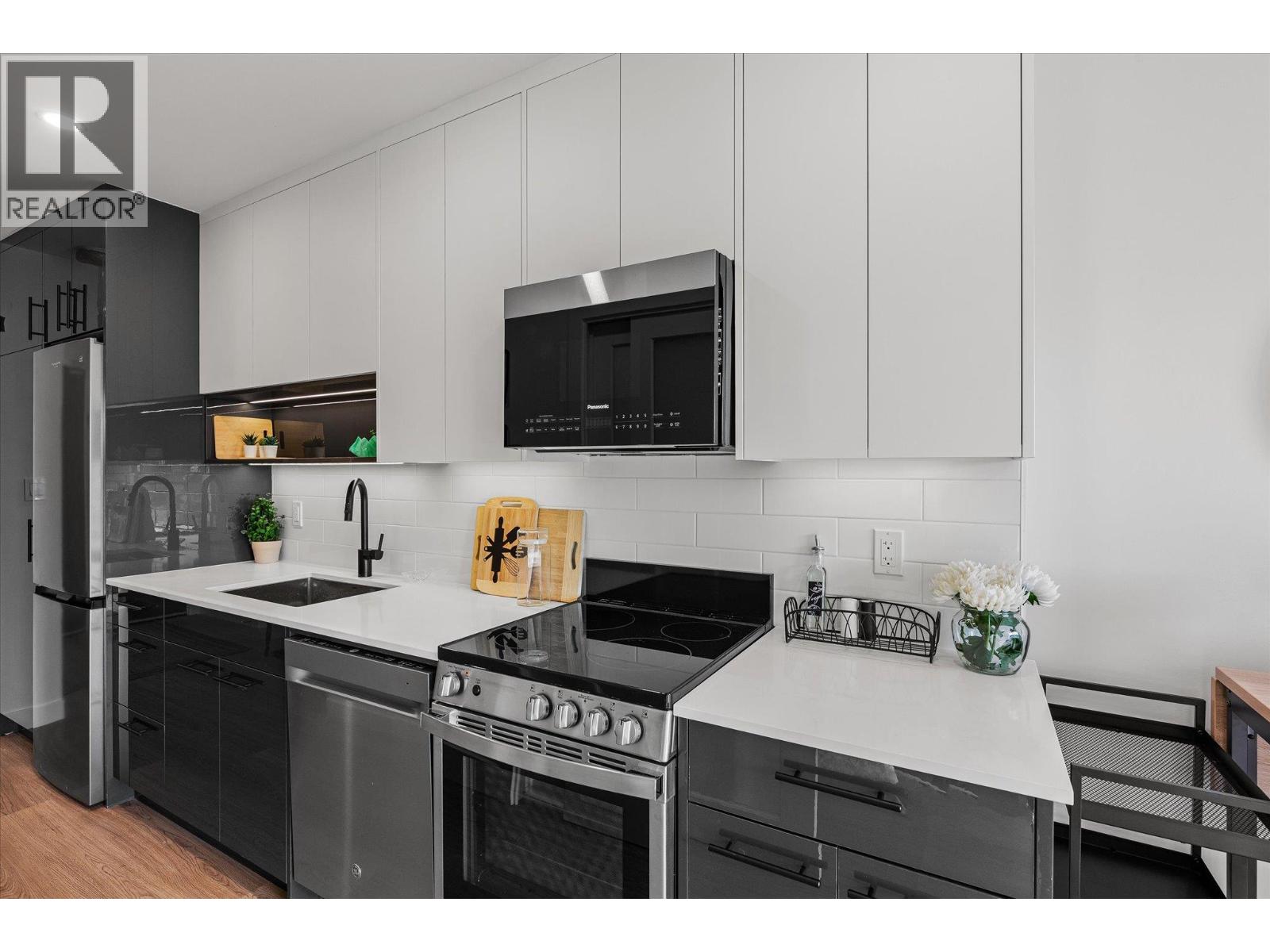 1380 Pridham Avenue Unit# 208 Lot# SL 8