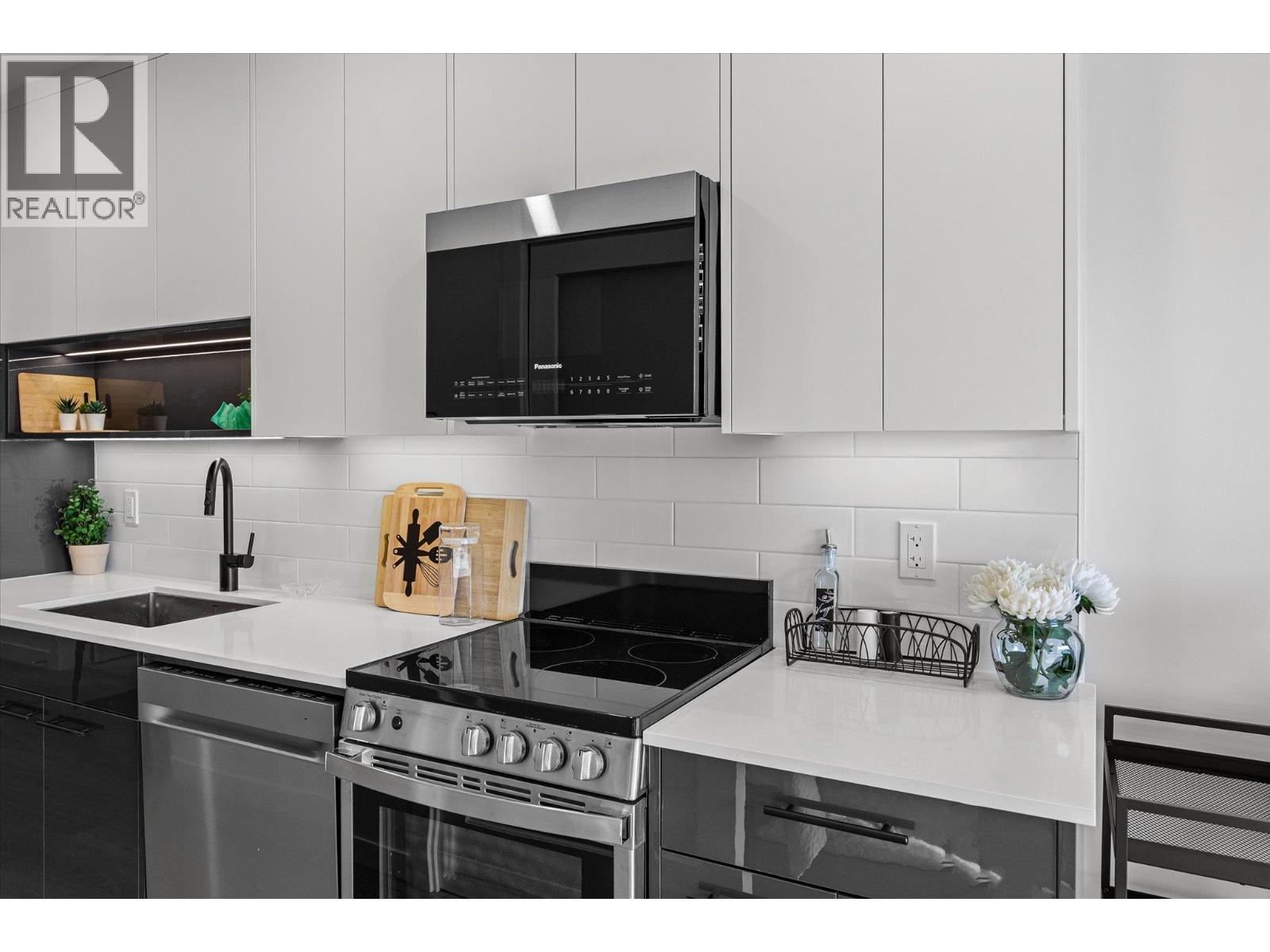 1380 Pridham Avenue Unit# 208 Lot# SL 8