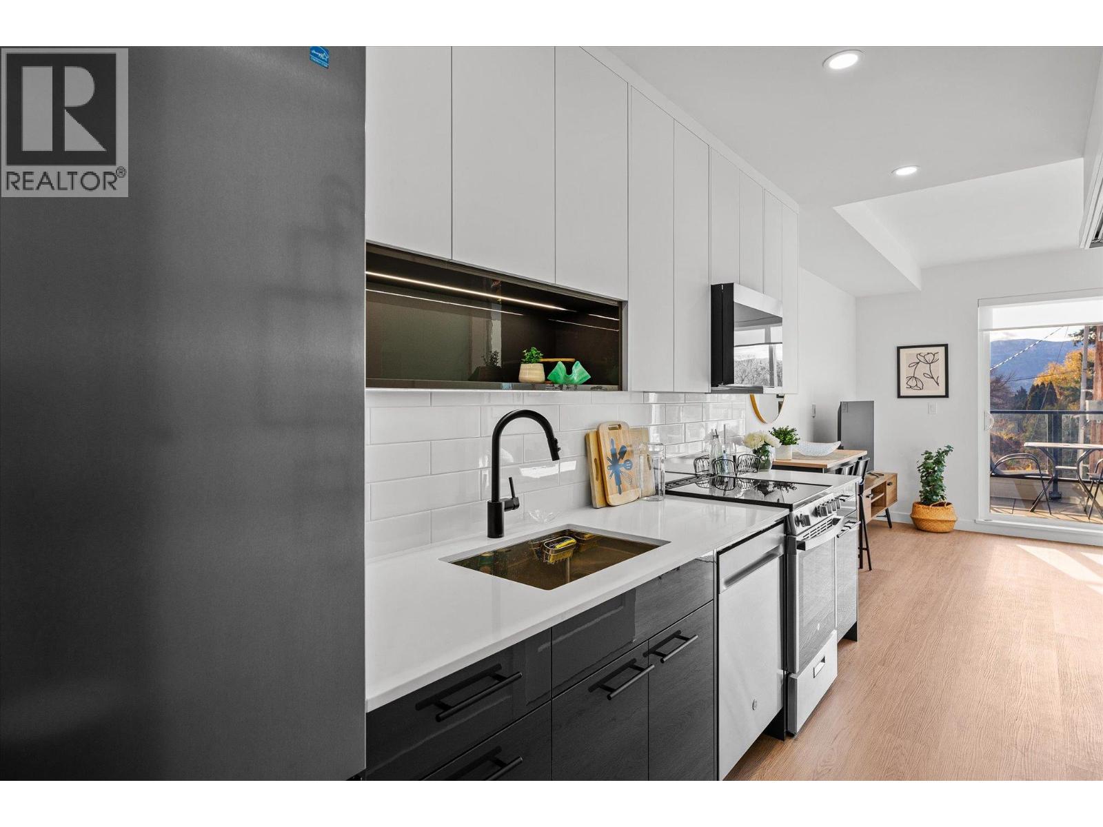1380 Pridham Avenue Unit# 208 Lot# SL 8