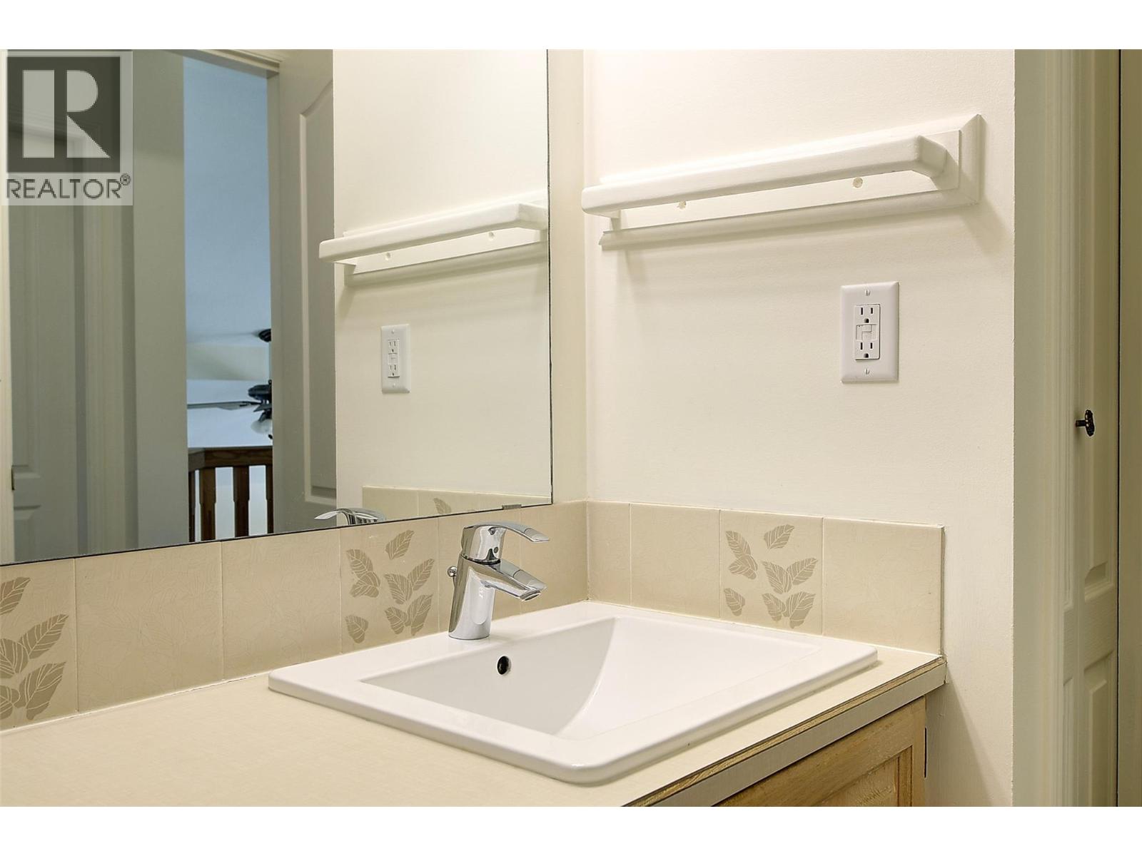 1855 Leckie Road Unit# 105