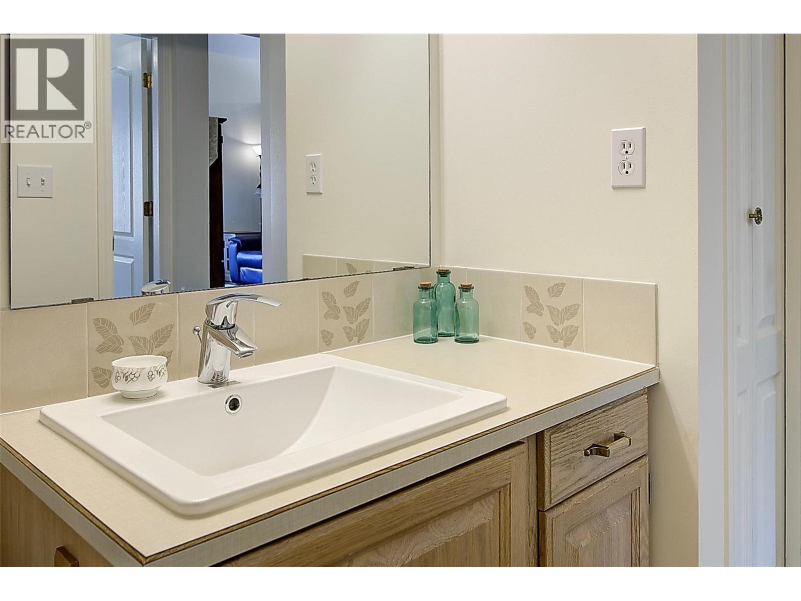 1855 Leckie Road Unit# 105