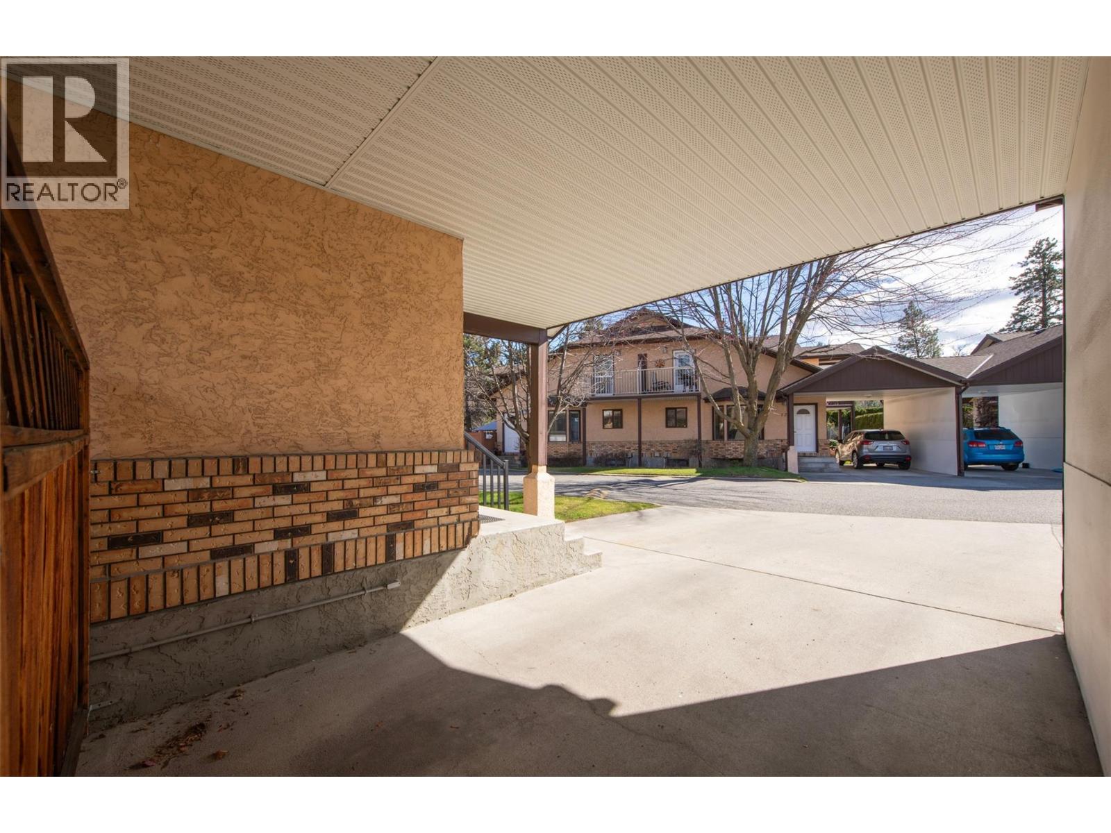 1855 Leckie Road Unit# 105