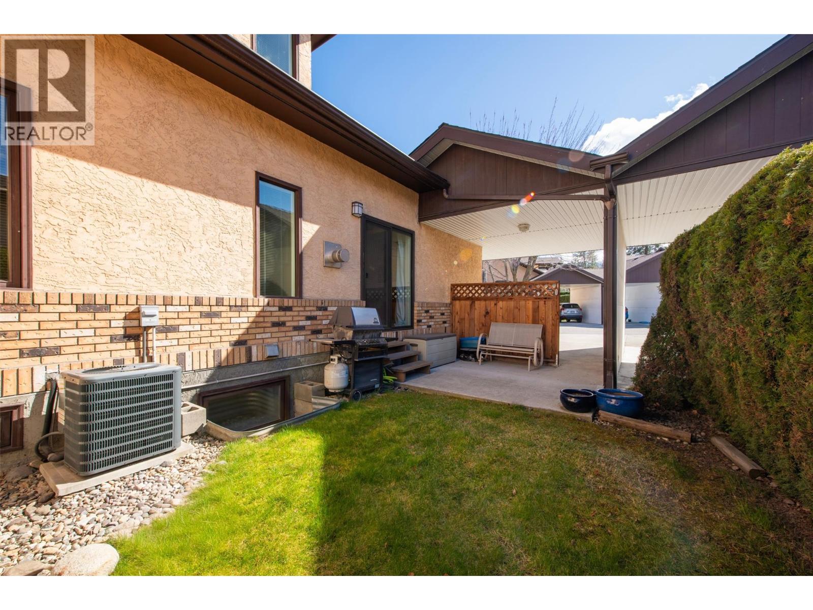 1855 Leckie Road Unit# 105