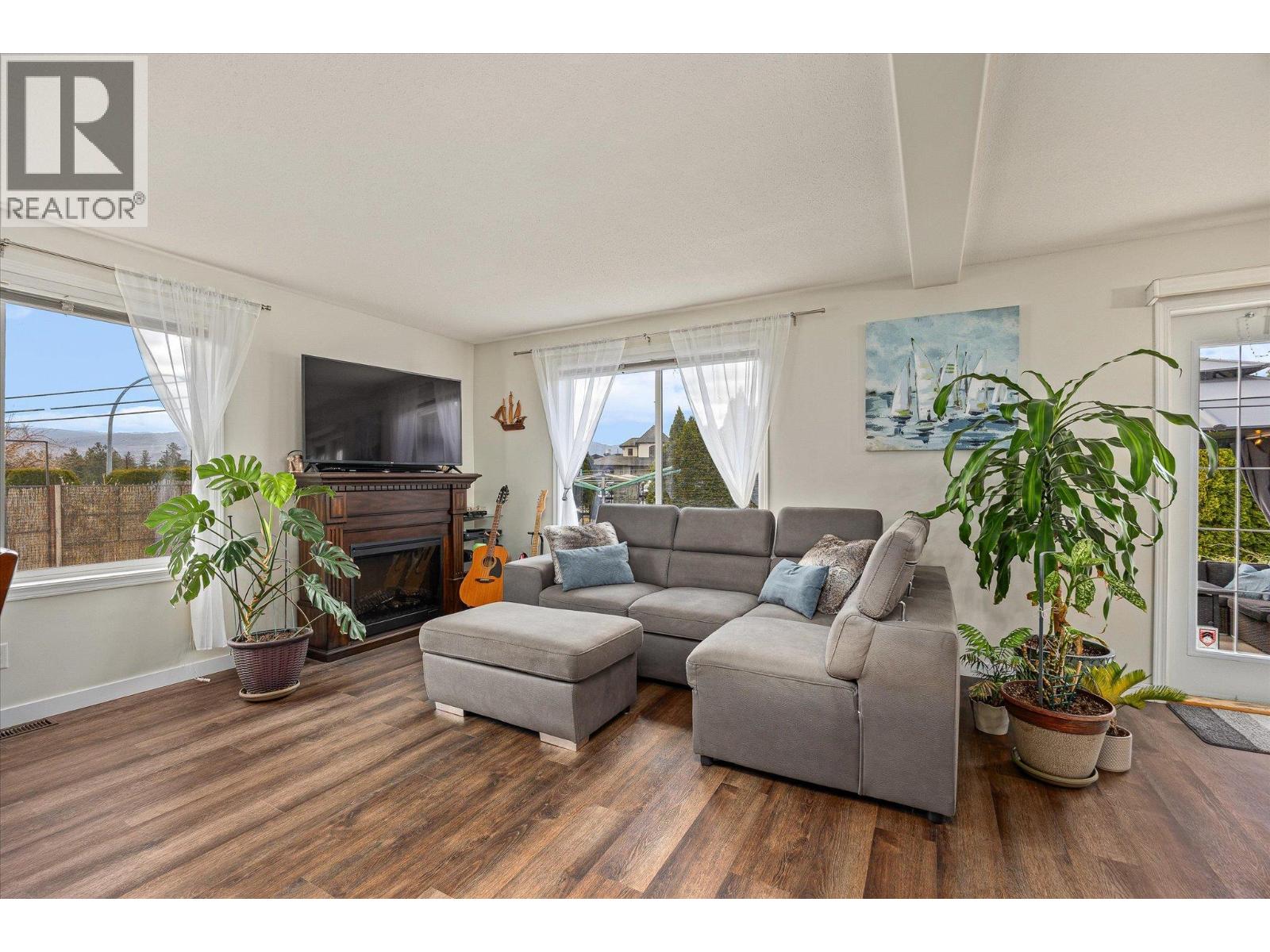 2199 Mimosa Drive