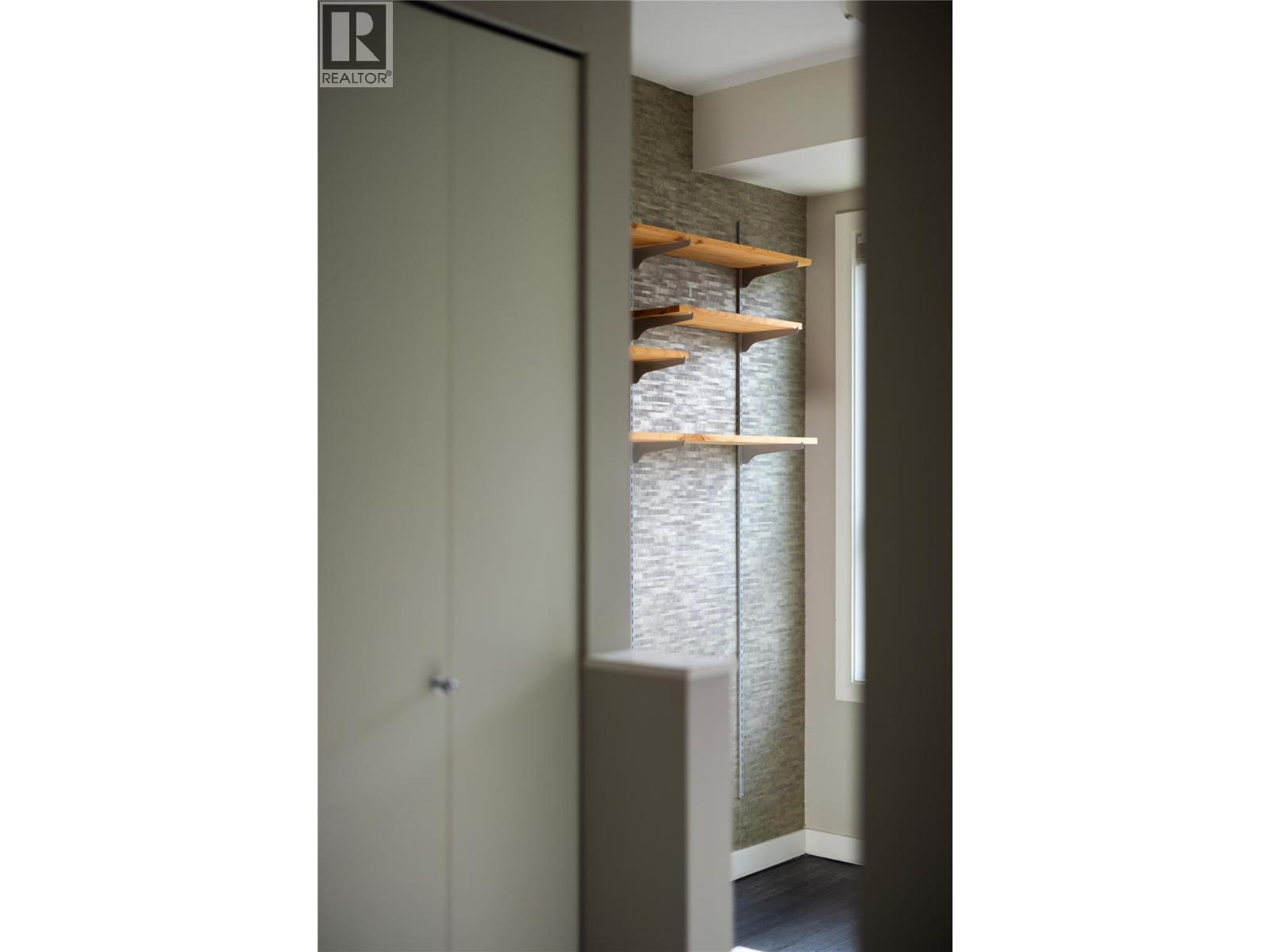 1831 Ambrosi Road Unit# 5
