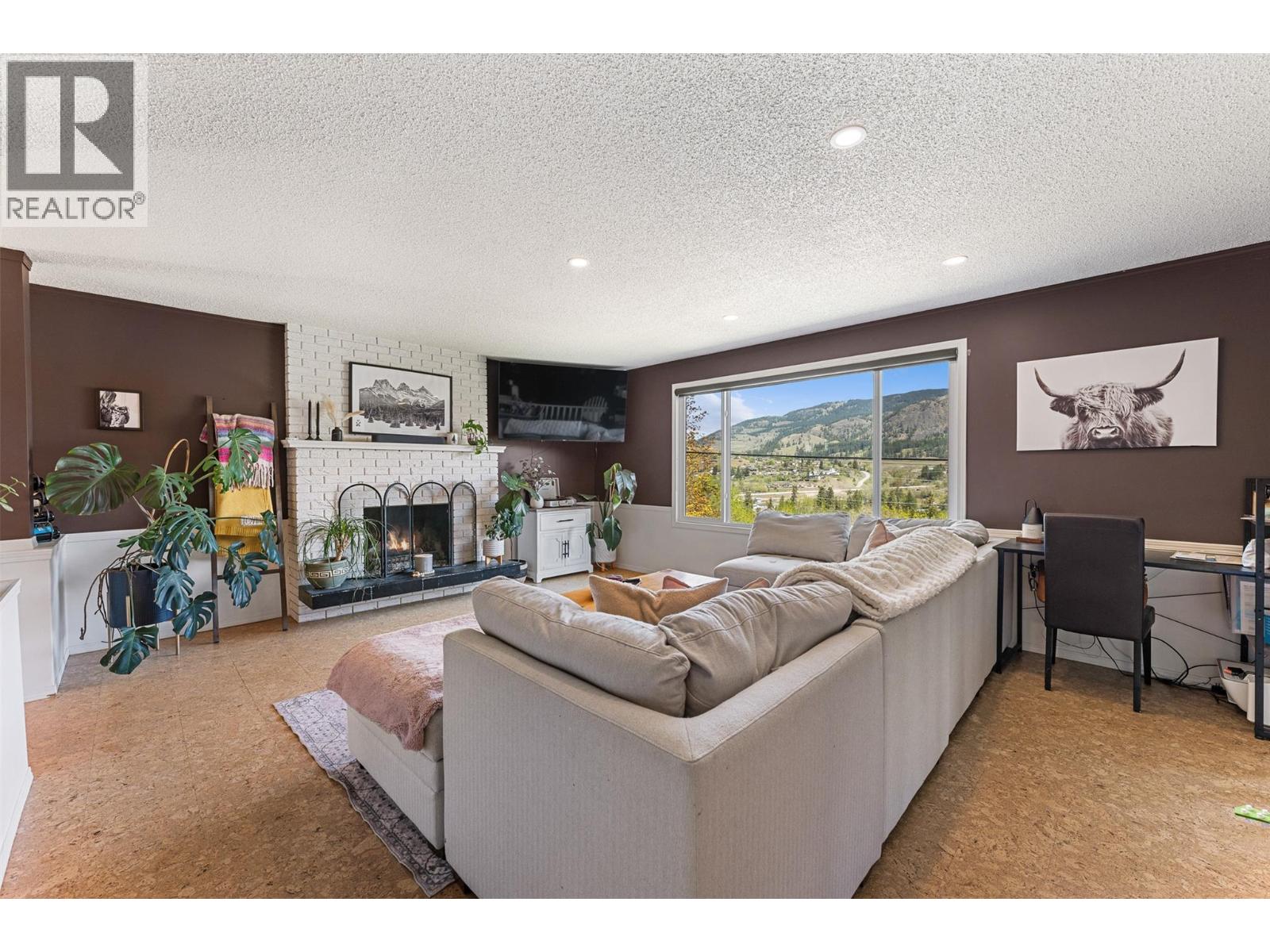 2114 VERDE VISTA Road